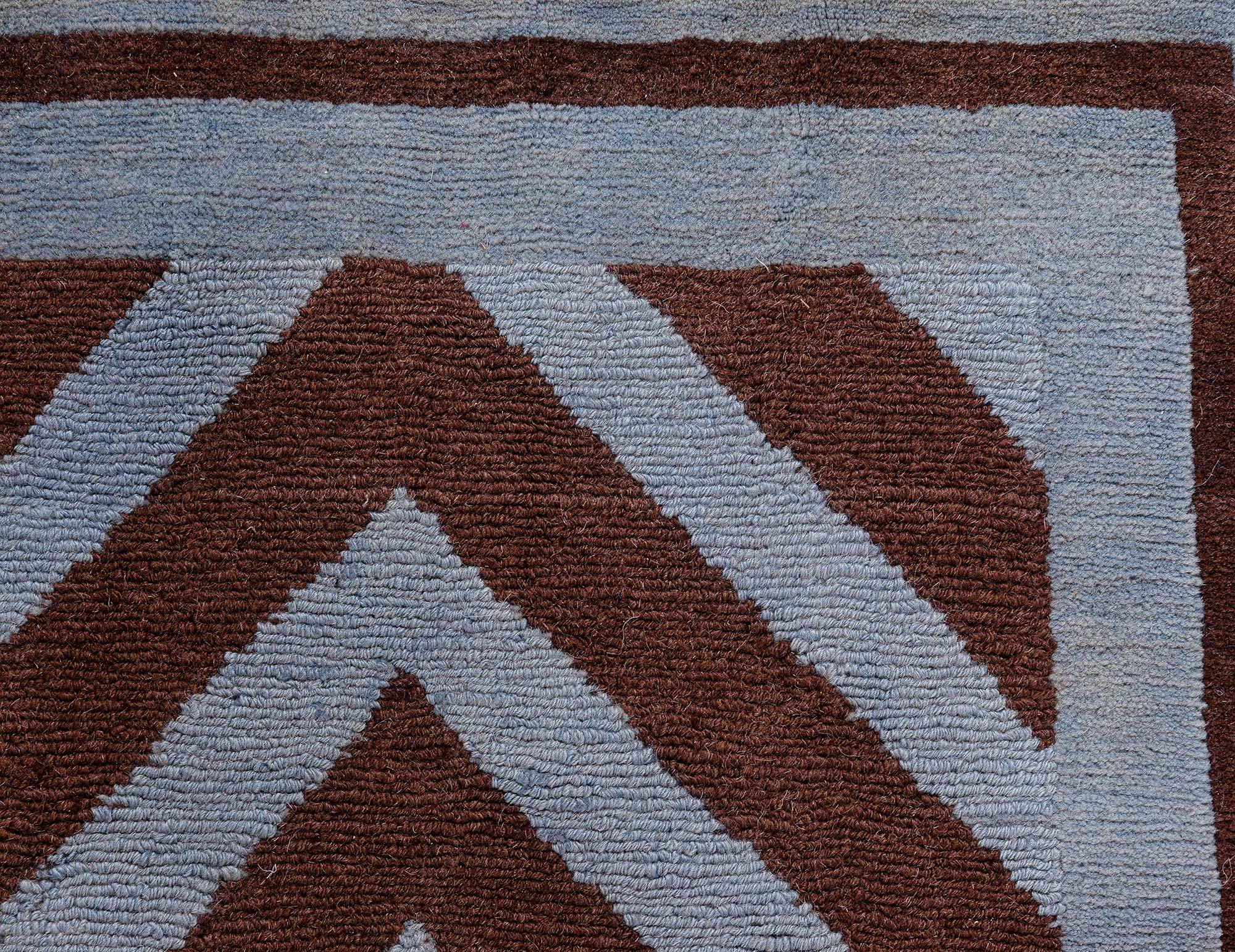 Modern SN1 Zig-Zag Rug in Gray and Brown by Doris Leslie Blau (Handgeknüpft) im Angebot