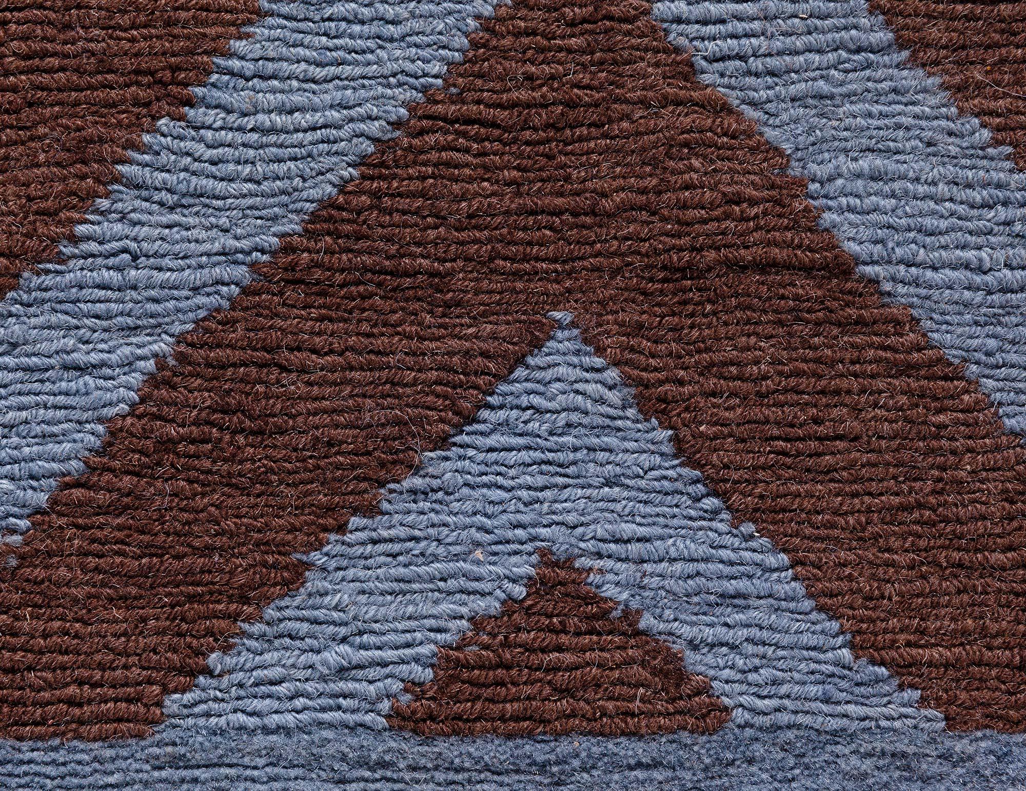Modern SN1 Zig-Zag Rug in Gray and Brown by Doris Leslie Blau im Zustand „Neu“ im Angebot in New York, NY