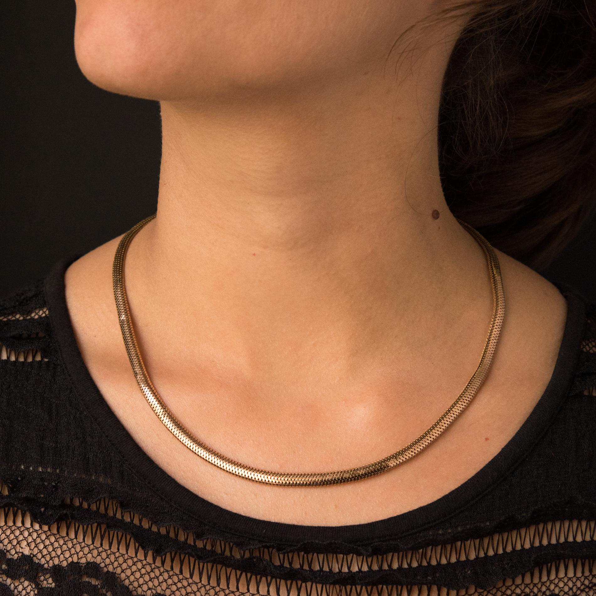 Necklace in 18 karats rose gold, eagle's head hallmark.
Made of a snake mesh, this beautiful rose gold necklace is placed on the neckline. The clasp is a carabiner.
Length: 47 cm, width: 4.7 mm, thickness: 2.4 mm.
Total weight of the jewel: 17,5 g