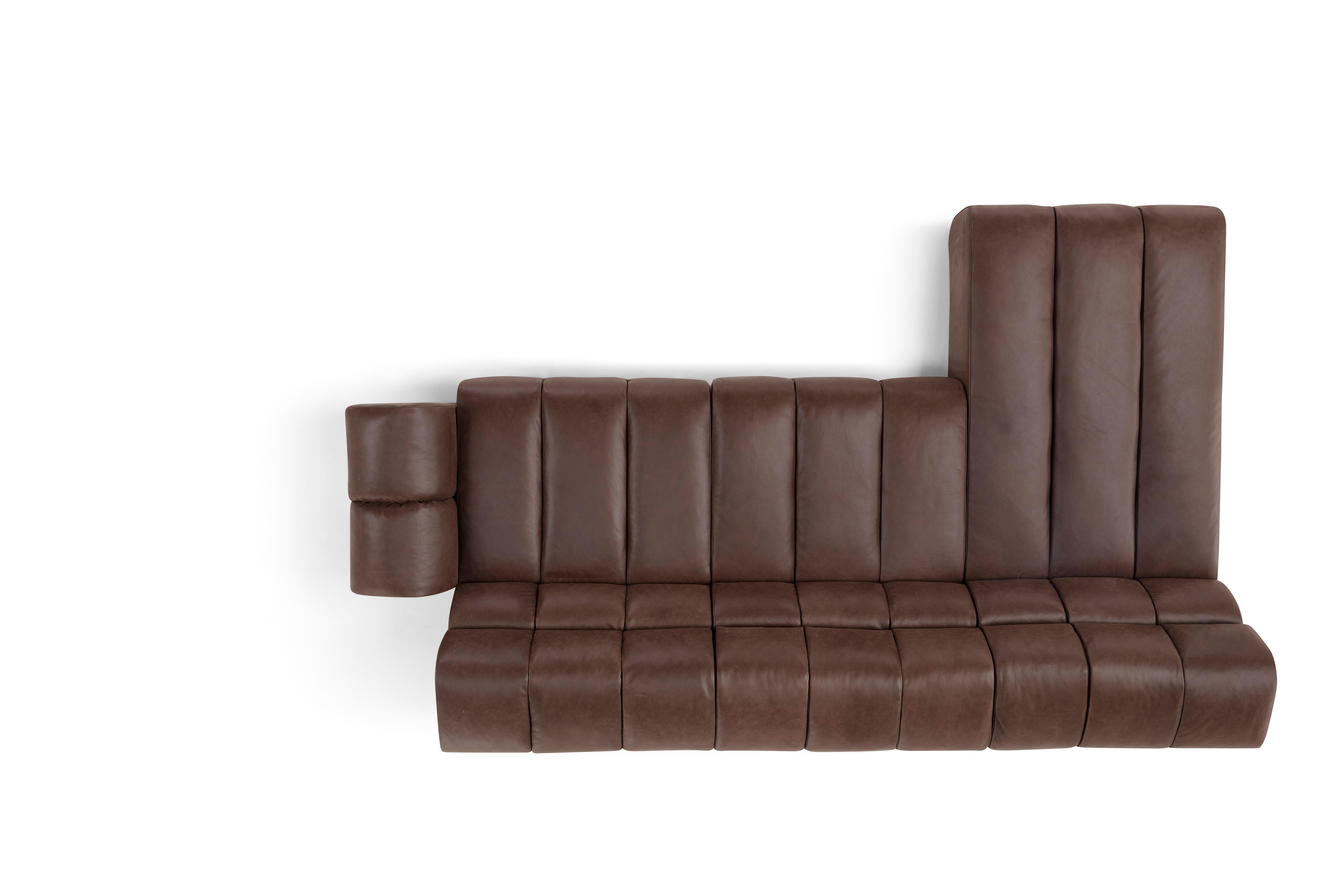 Modern Sofa 'Palmo' by Amura Lab, Leather Old Velvet, 2064 For Sale 6