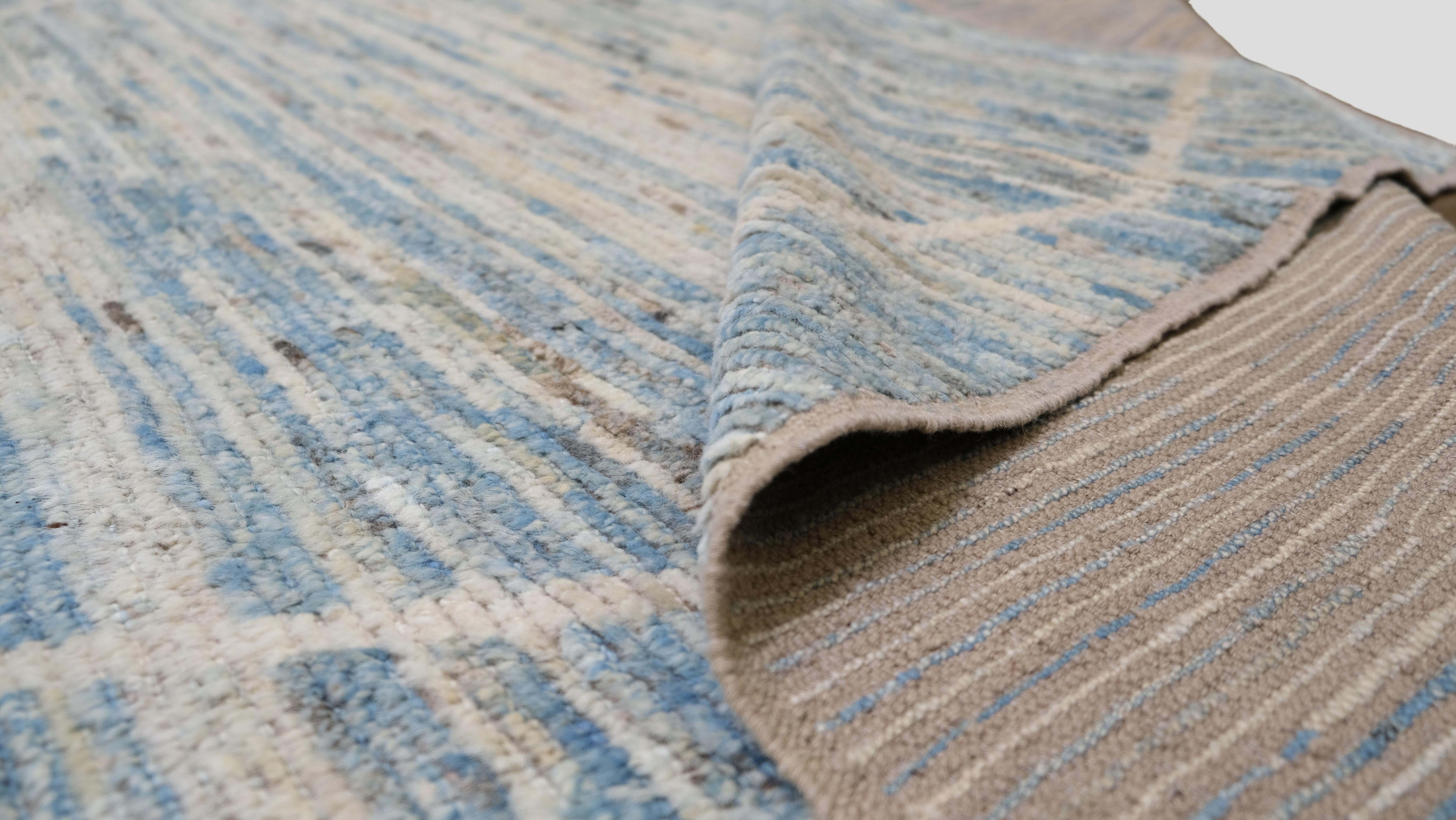 Moderner weicher blauer und elfenbeinfarbener Diamant gemusterter Wollteppich 11'1''x15'2'' (Afghanisch) im Angebot