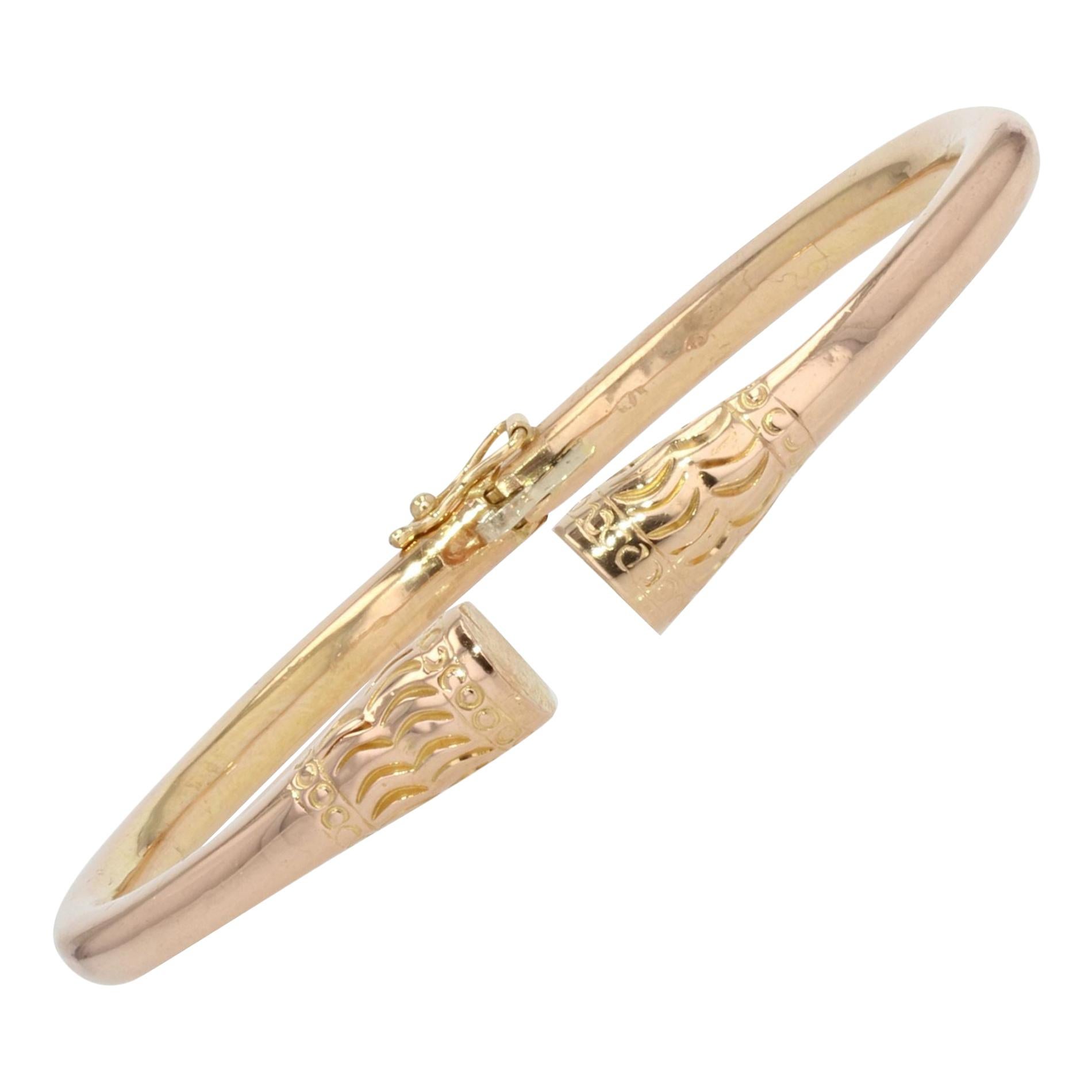 Modern Solid 18 Karat Rose Gold Bangle Bracelet For Sale