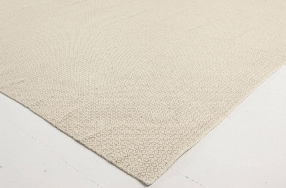 Modern Solid Beige Flat-Weave Rug by Doris Leslie Blau In New Condition For Sale In New York, NY