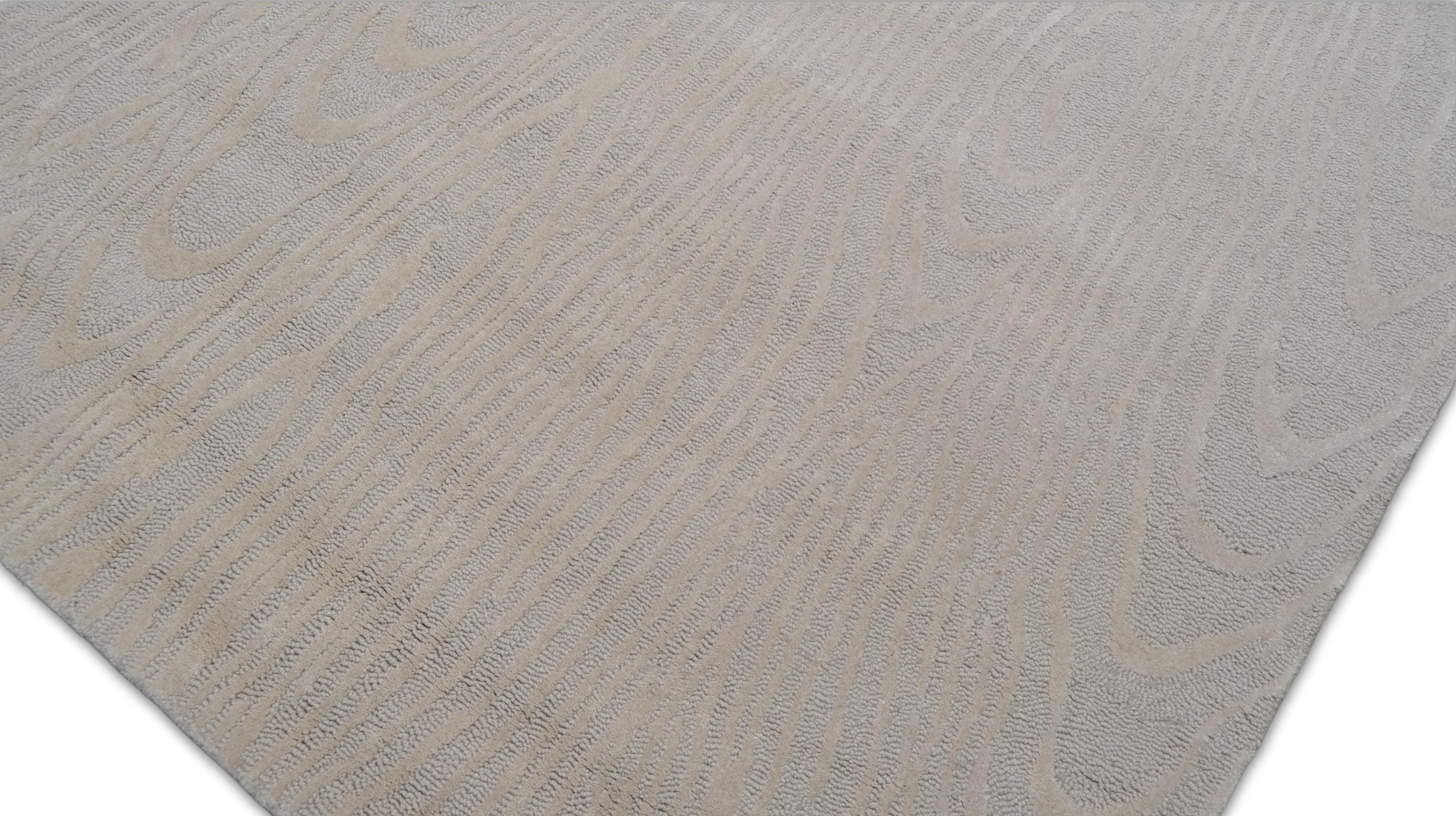 Moderner handgefertigter Wollteppich in massivem Beige, 9'x12' (21. Jahrhundert und zeitgenössisch) im Angebot