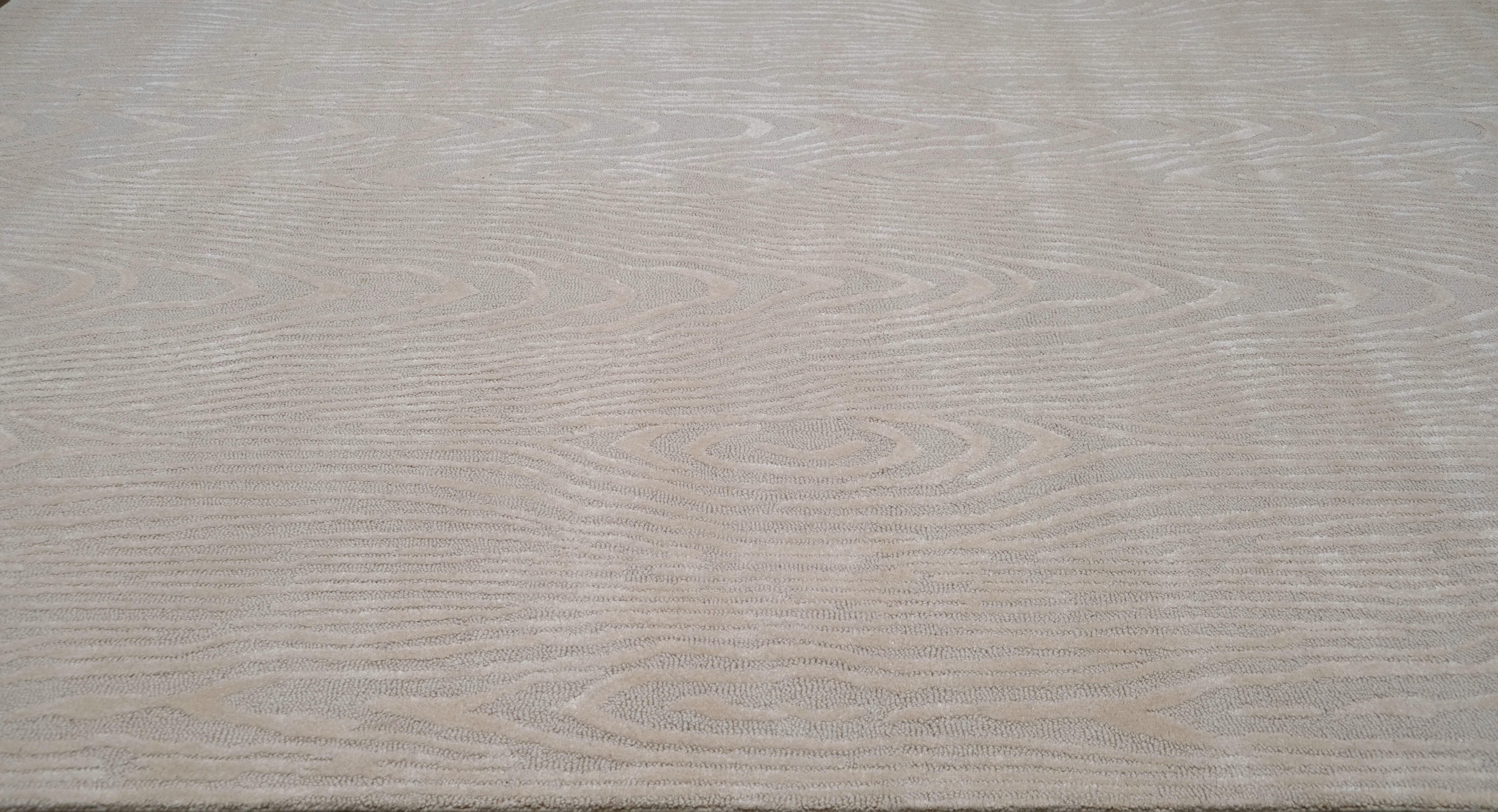 Moderner handgefertigter Wollteppich in massivem Beige, 9'x12' im Angebot 1