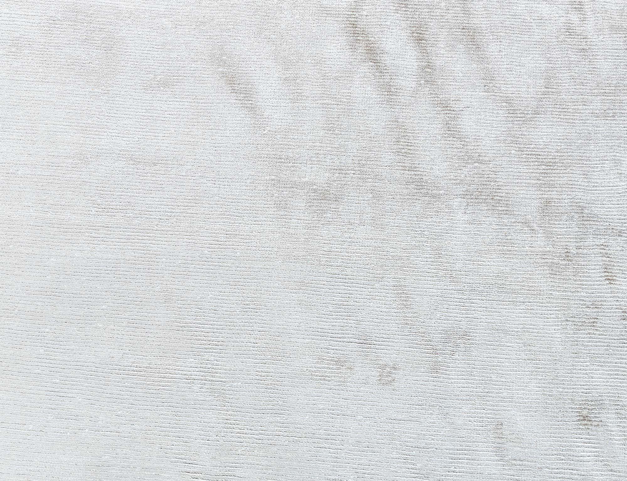 Annodato a mano Tappeto moderno in seta e lana tinta unita beige con nodi alti e bassi di Doris Leslie Blau in vendita