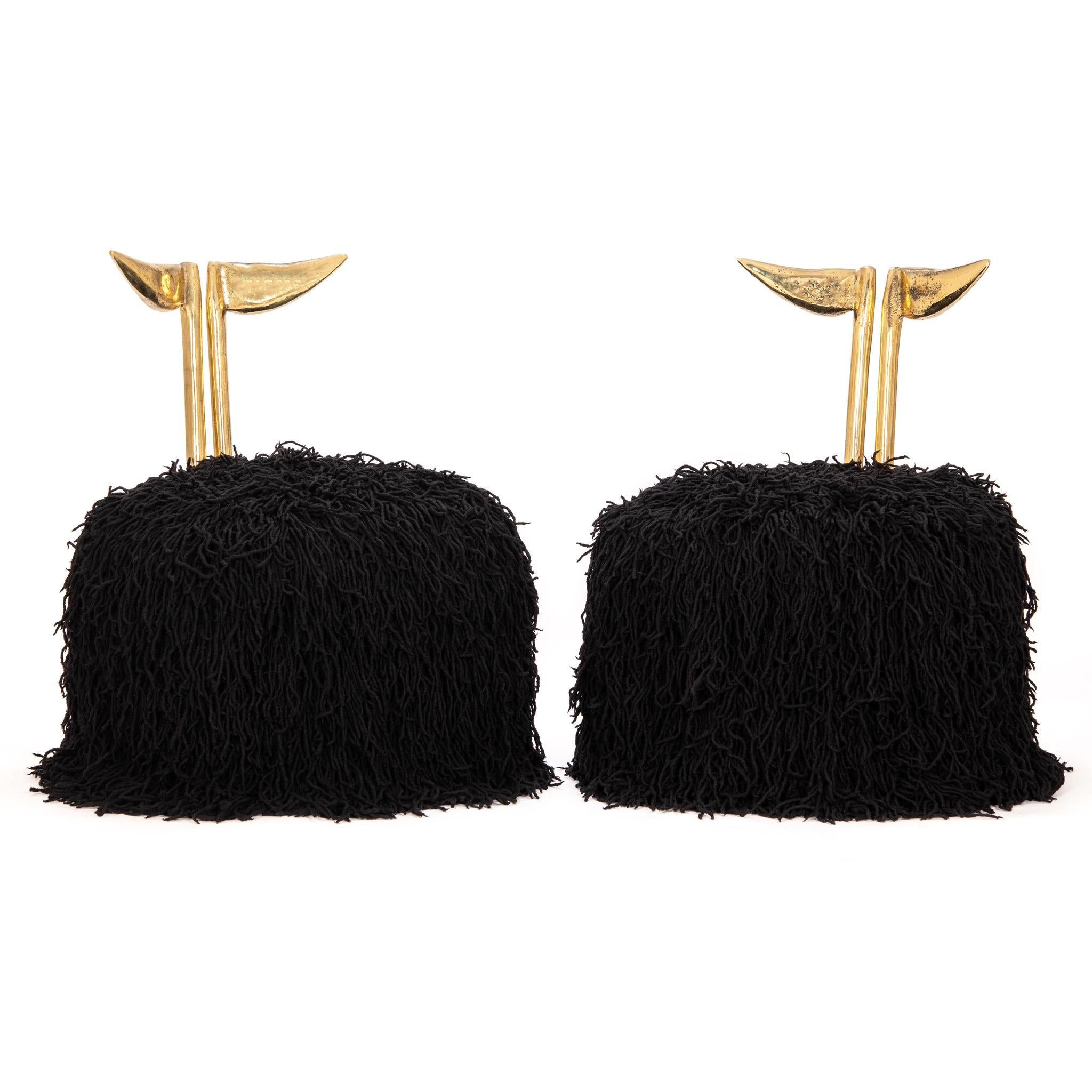 Moderne Chaise de salle à manger de luxe moderne en laiton massif, recouverte de laine noire Pair Egg Designs en vente