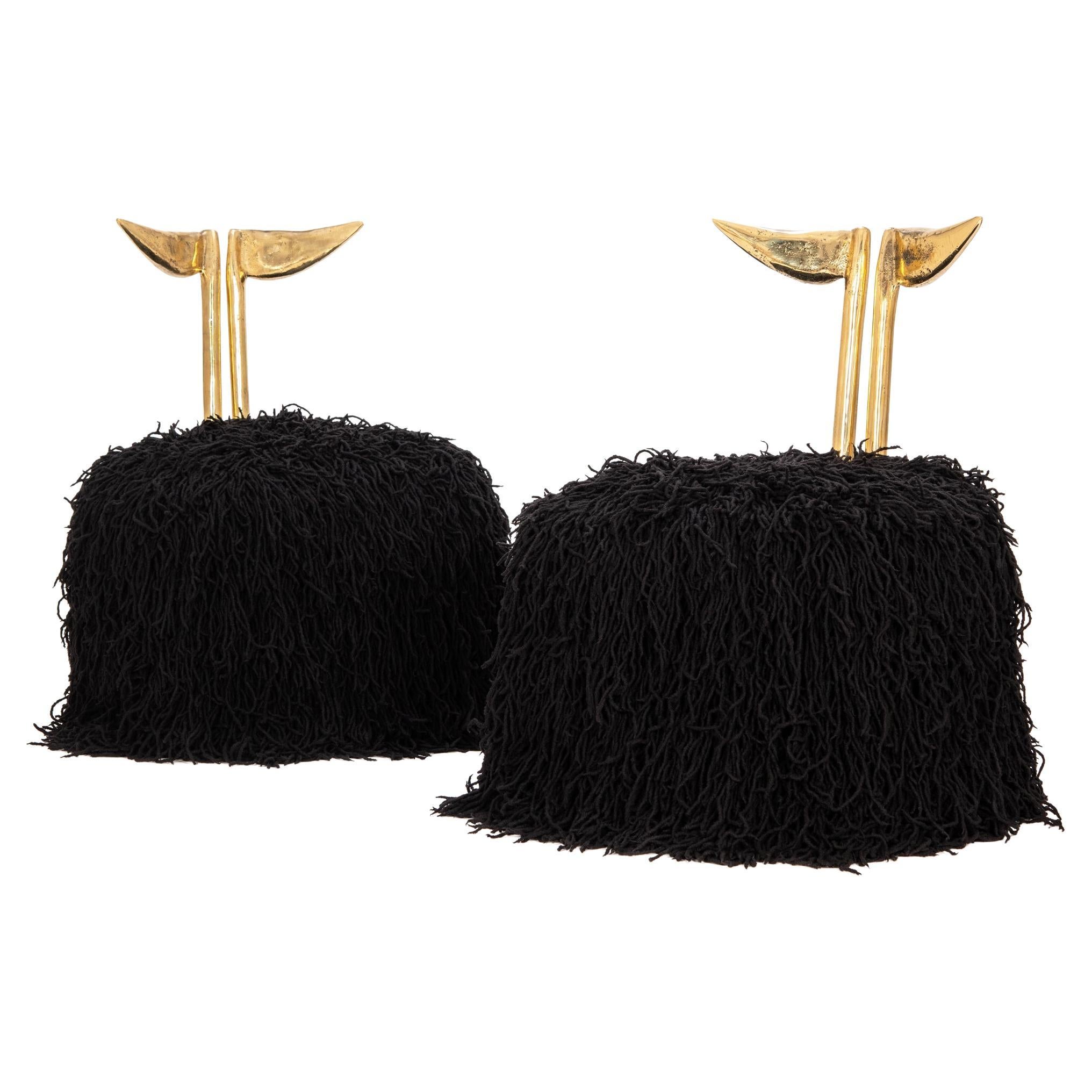 Chaise de salle à manger de luxe moderne en laiton massif, recouverte de laine noire Pair Egg Designs en vente