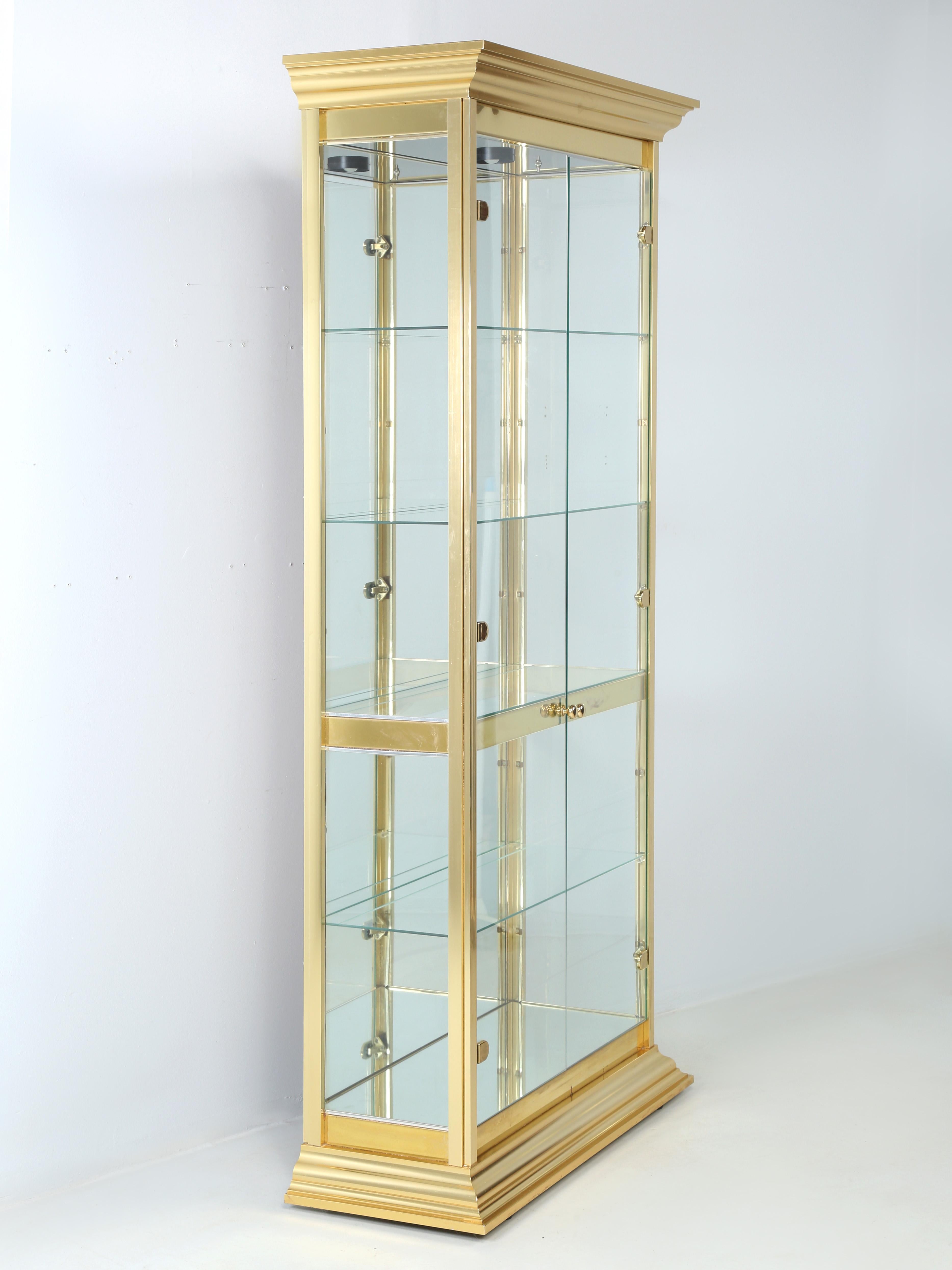 American Modern Solid Brass Curio-Cabinet Made in America High Quality and Nice Details For Sale
