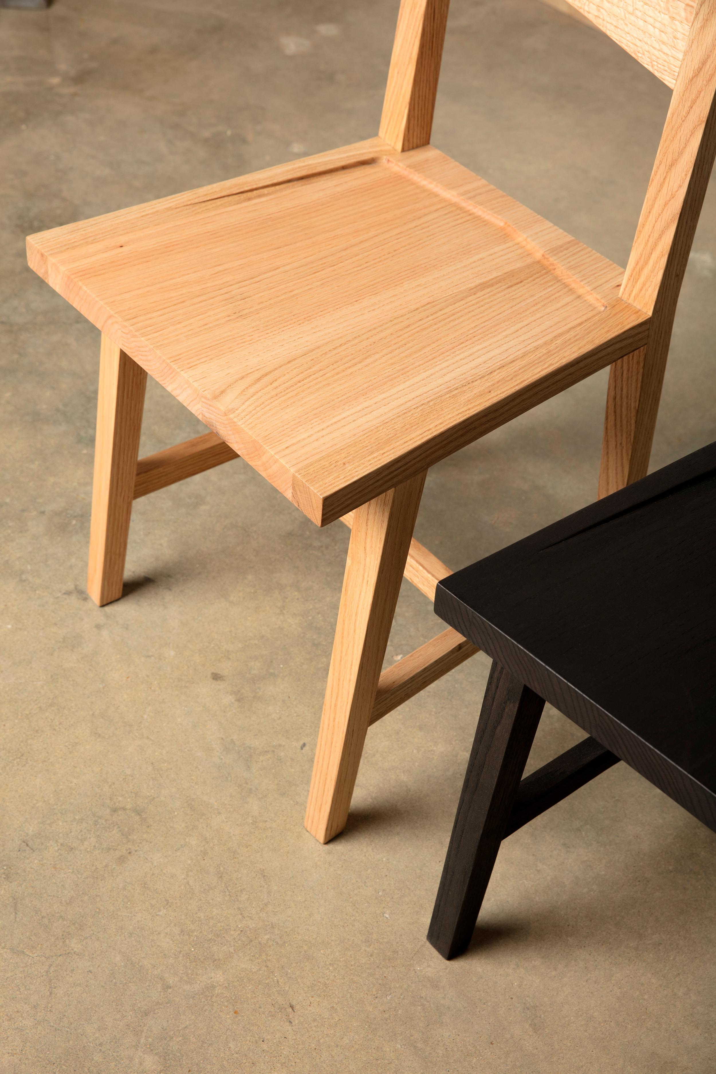 Moderner Stuhl aus massivem Eichenholz mit klarer Öloberfläche für das Esszimmer/Schreibtisch im Angebot 2