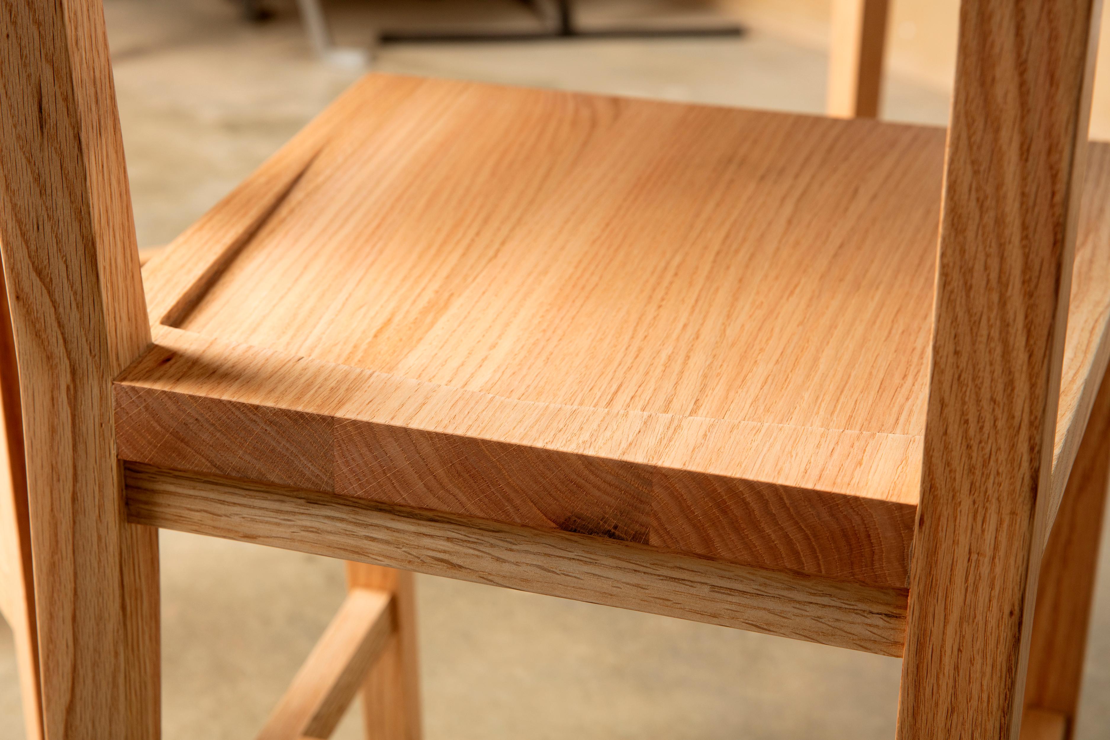 Moderner Stuhl aus massivem Eichenholz mit klarer Öloberfläche für das Esszimmer/Schreibtisch im Angebot 5
