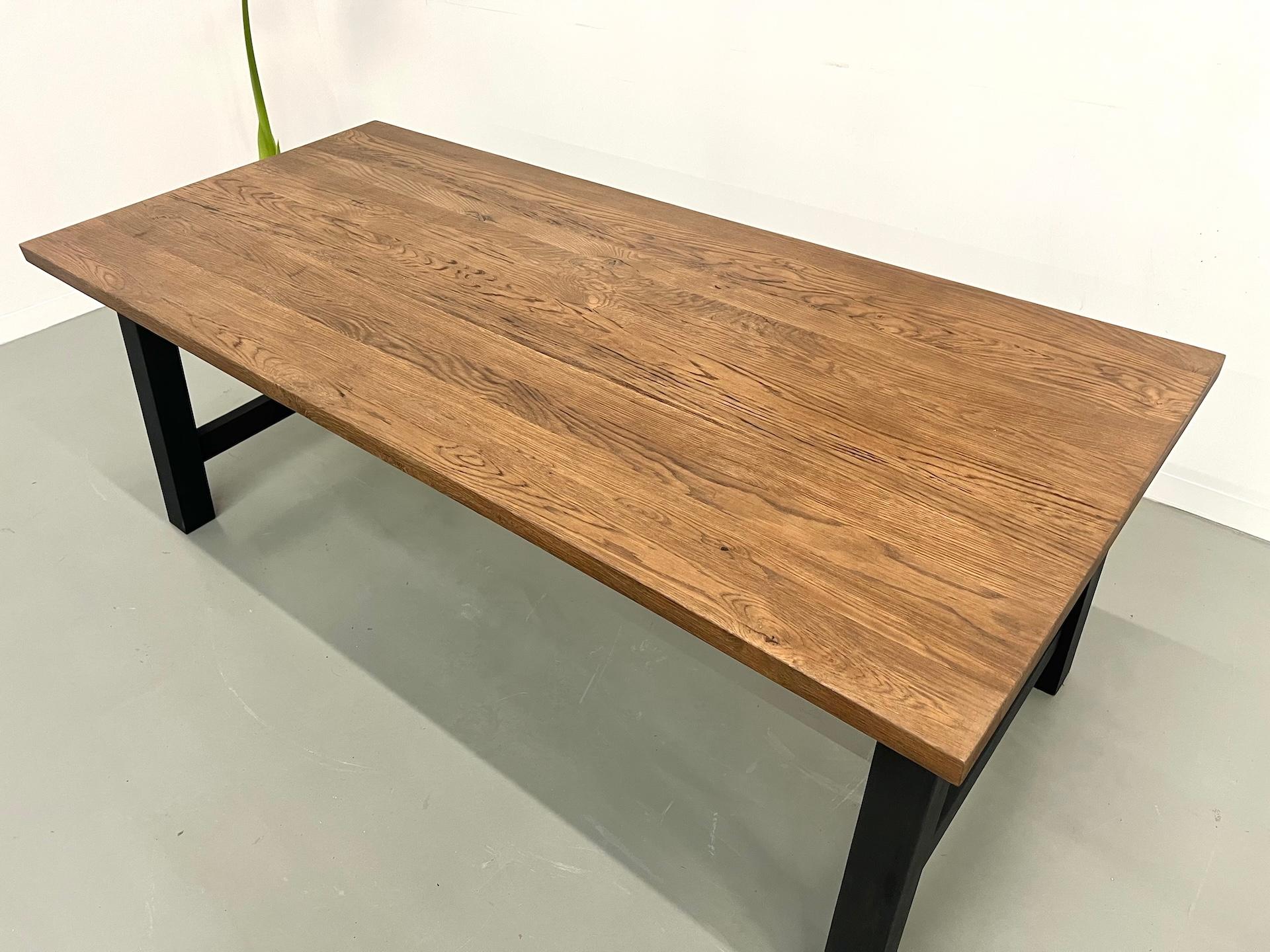Modern solid oak dining table For Sale 7