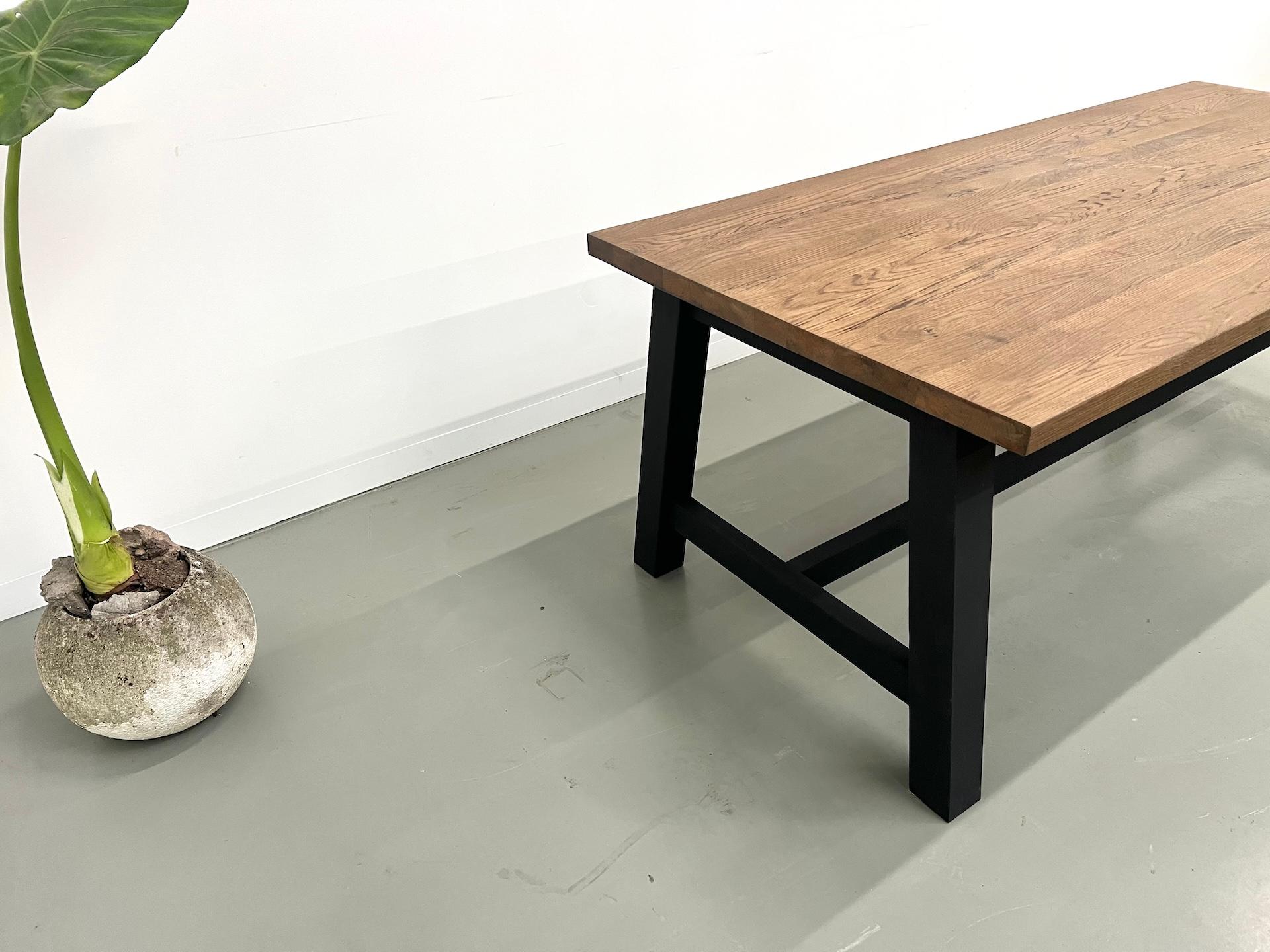 Modern solid oak dining table For Sale 9