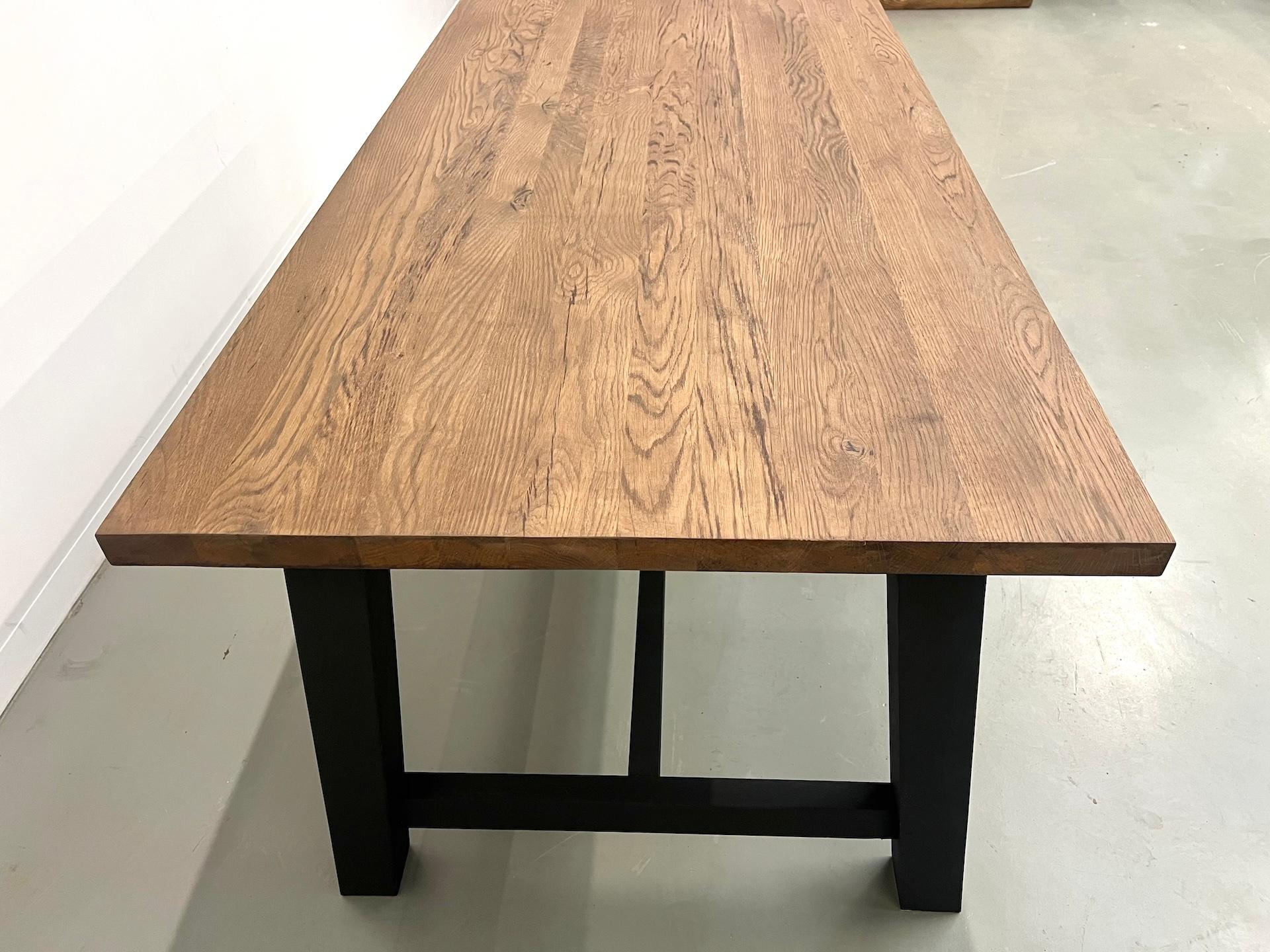 Modern solid oak dining table For Sale 11