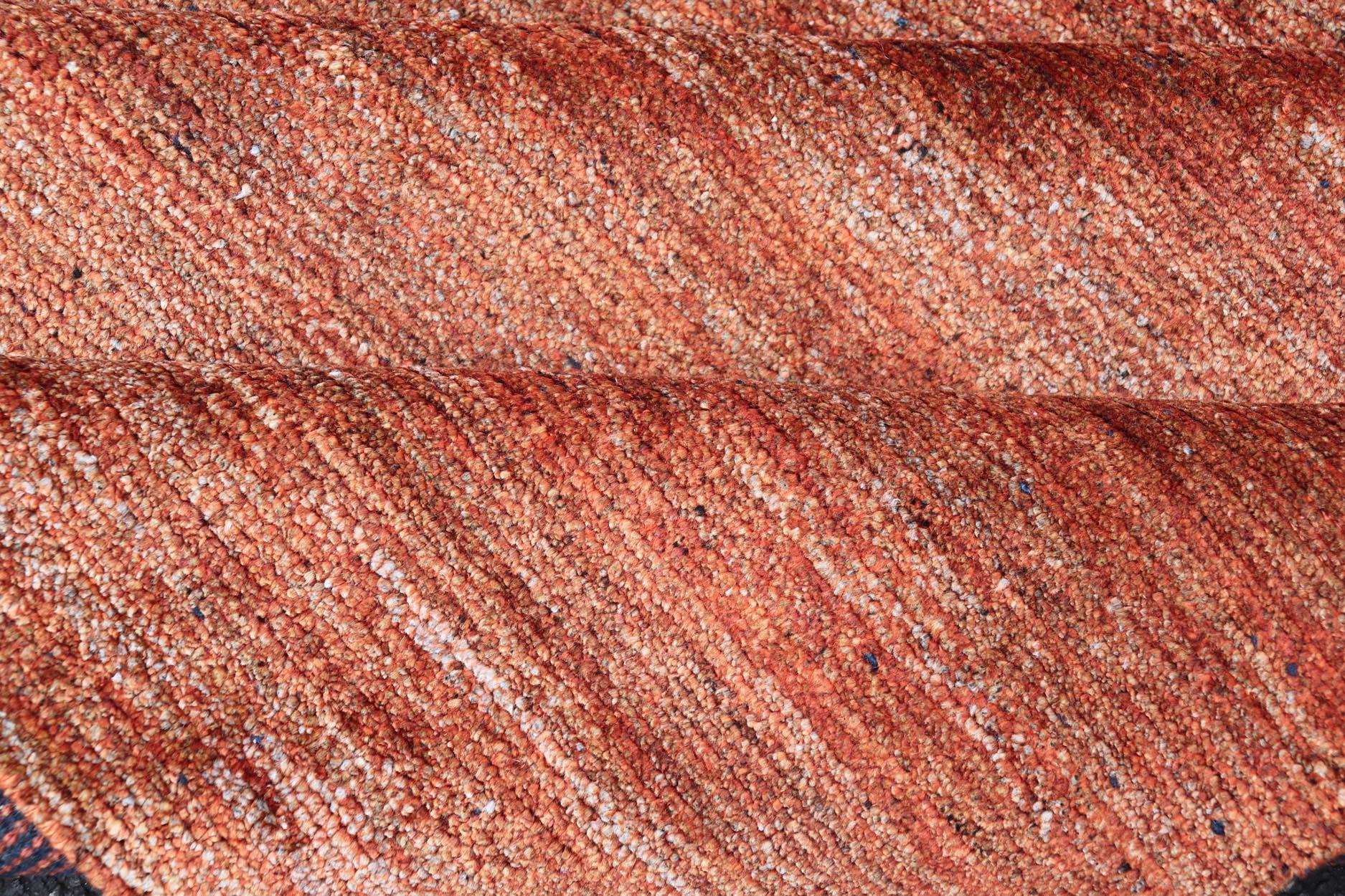 Tappeto solido moderno nei toni caldi dell'arancione bruciato 9'5 x 12'2 in vendita 2