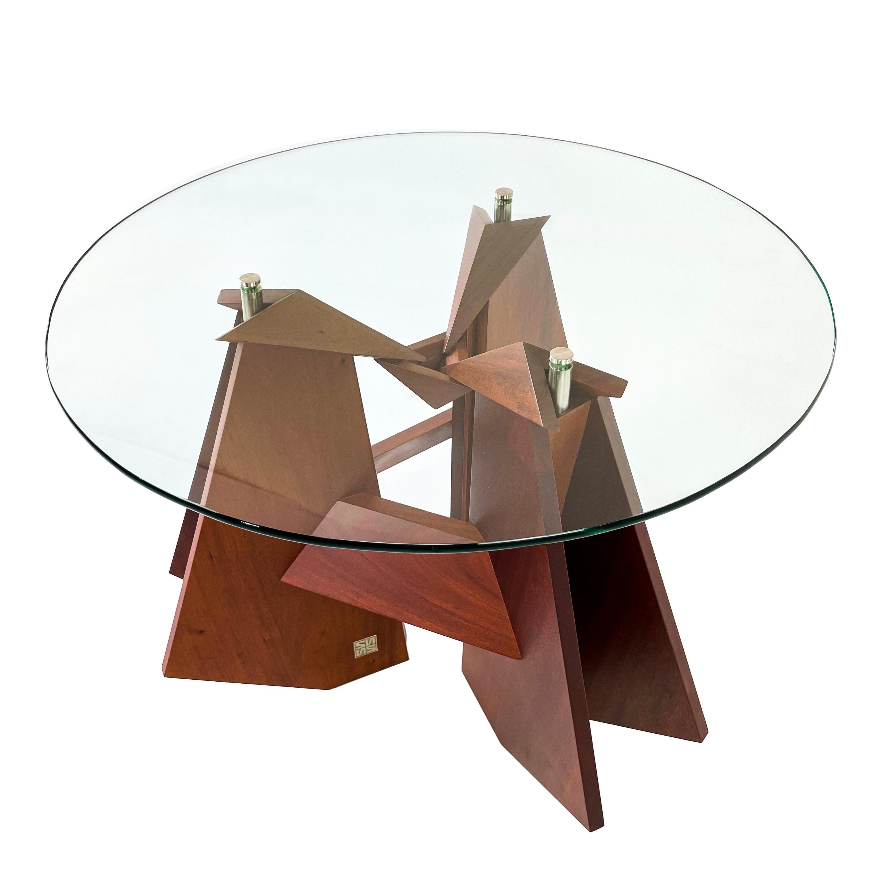 Moderner Couchtisch aus Massivholz und Glas von Pierre Sarkis (Guatemaltekisch) im Angebot