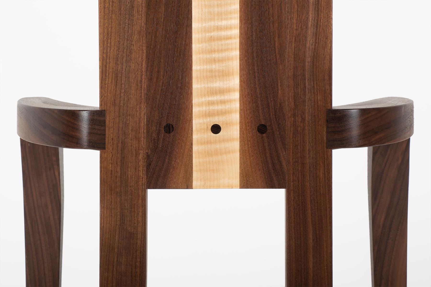 Mid-Century Modern Chaise de salle à manger moderne en bois massif - Sièges de style Midcentury faits à la main en noyer en vente