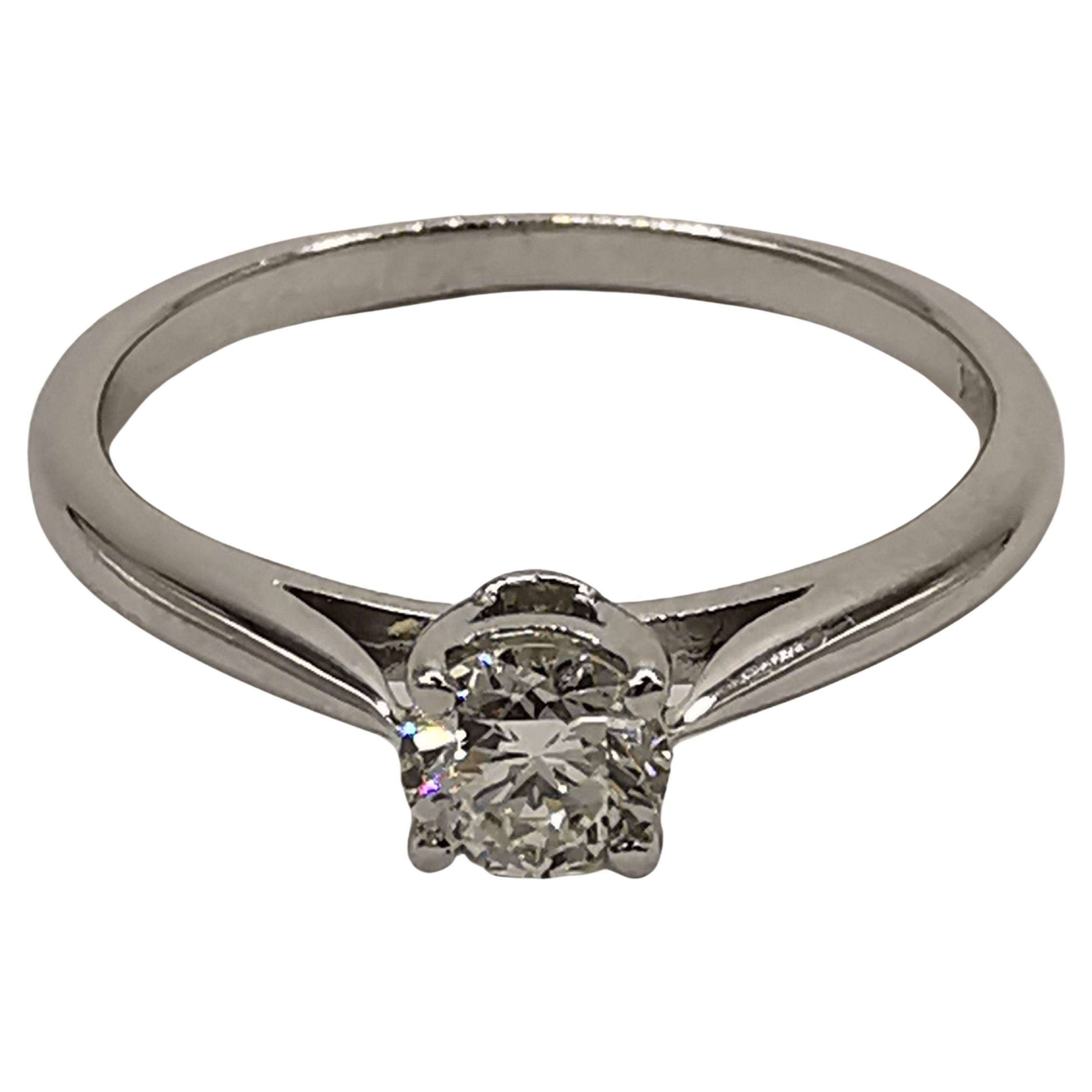 Modern Solitaire Diamond Engagement Ring in 18K White Gold For Sale