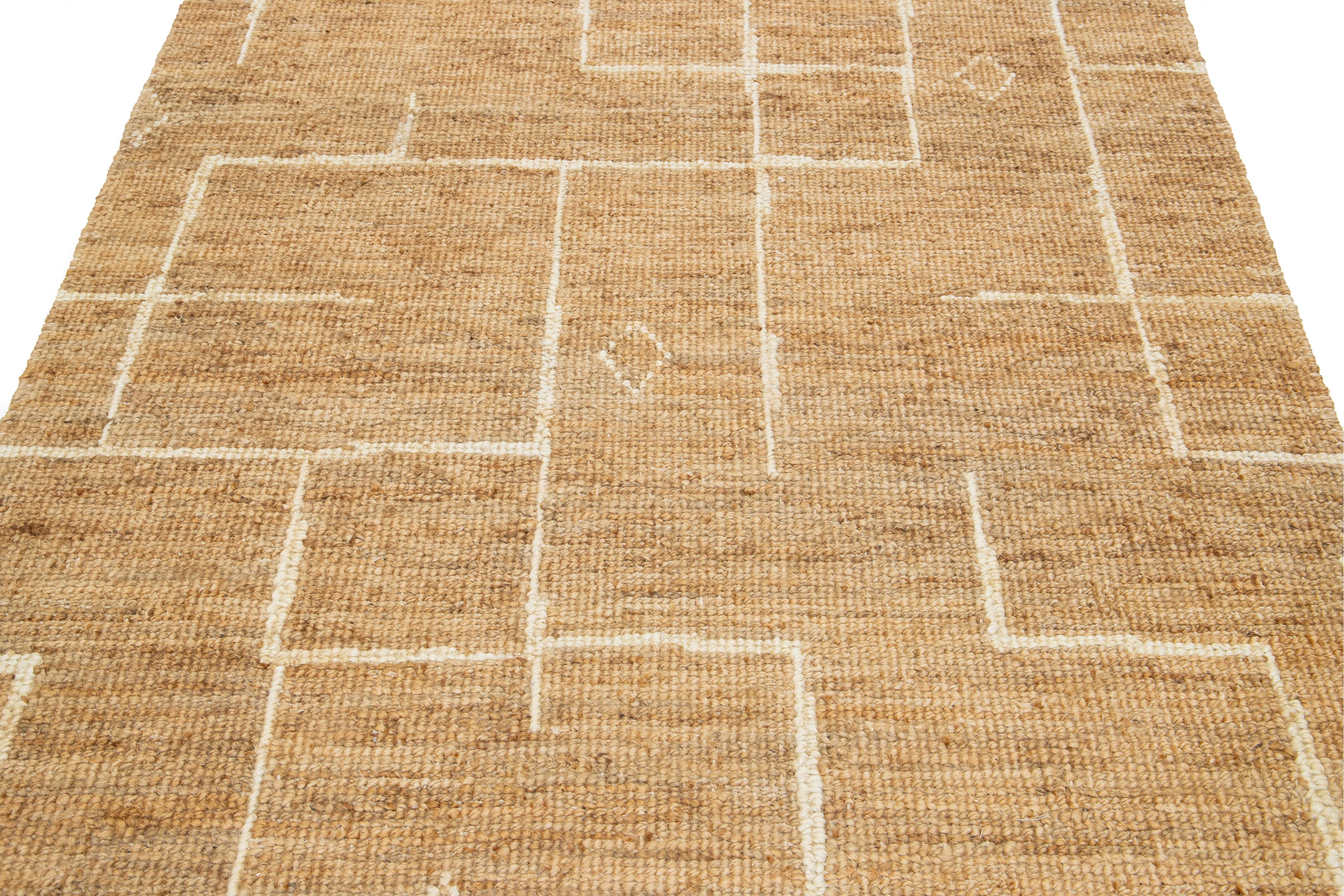 Modern Soumak Natural Jute & Cotton Rug Handmade in Tan For Sale 2