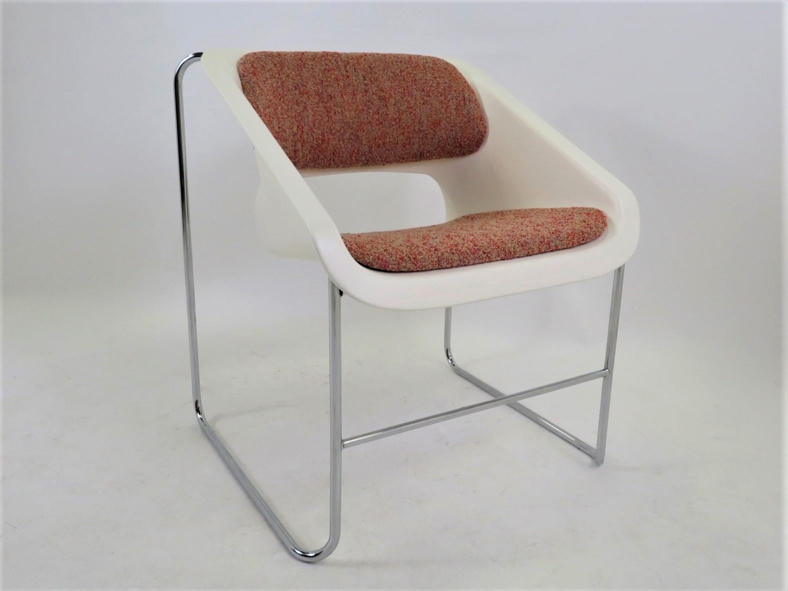 Modern Space Age 2 Lotus Stackable Chairs by Paul Boulva for Artopex Canada 1976 In Good Condition In Miami, FL