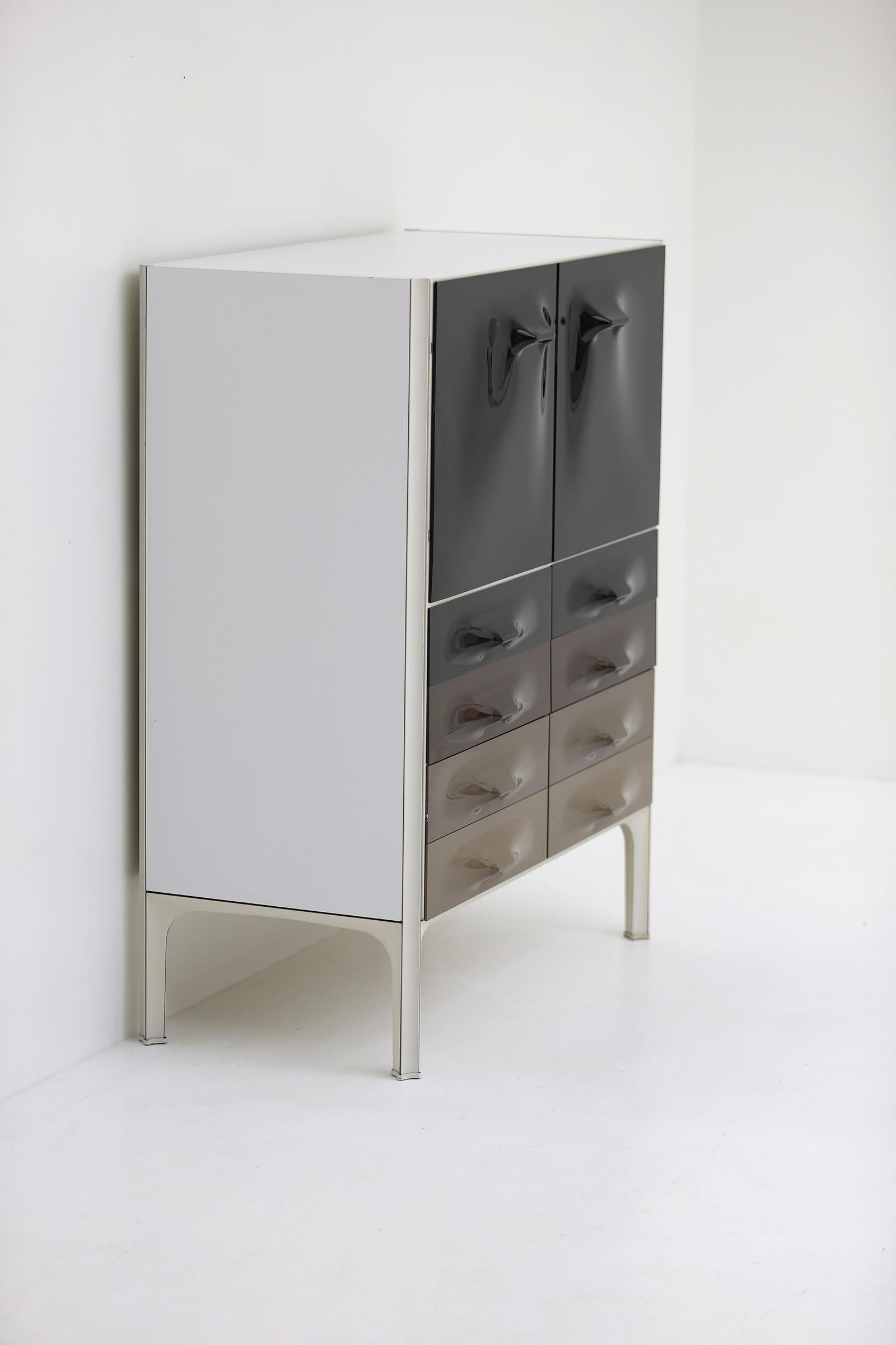 Modern space age DF2000 cabinet by Raymond Loewy for Doubinsky Frères in 1968. 4