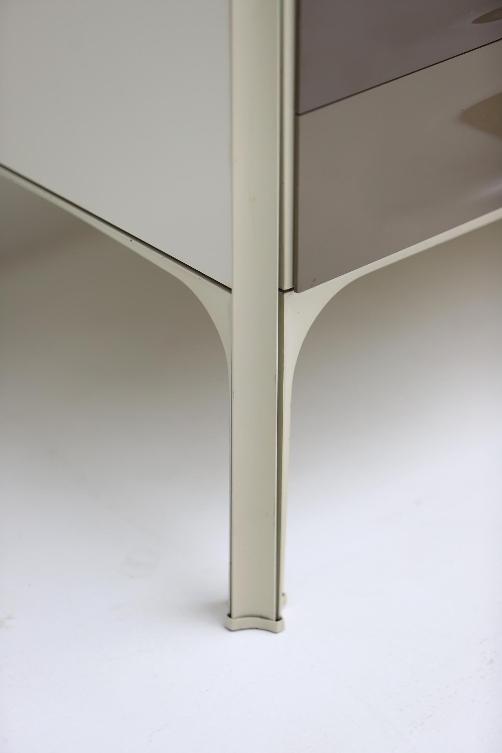 Modern space age DF2000 sideboard by Raymond Loewy for Doubinsky Frères in 1968. For Sale 7