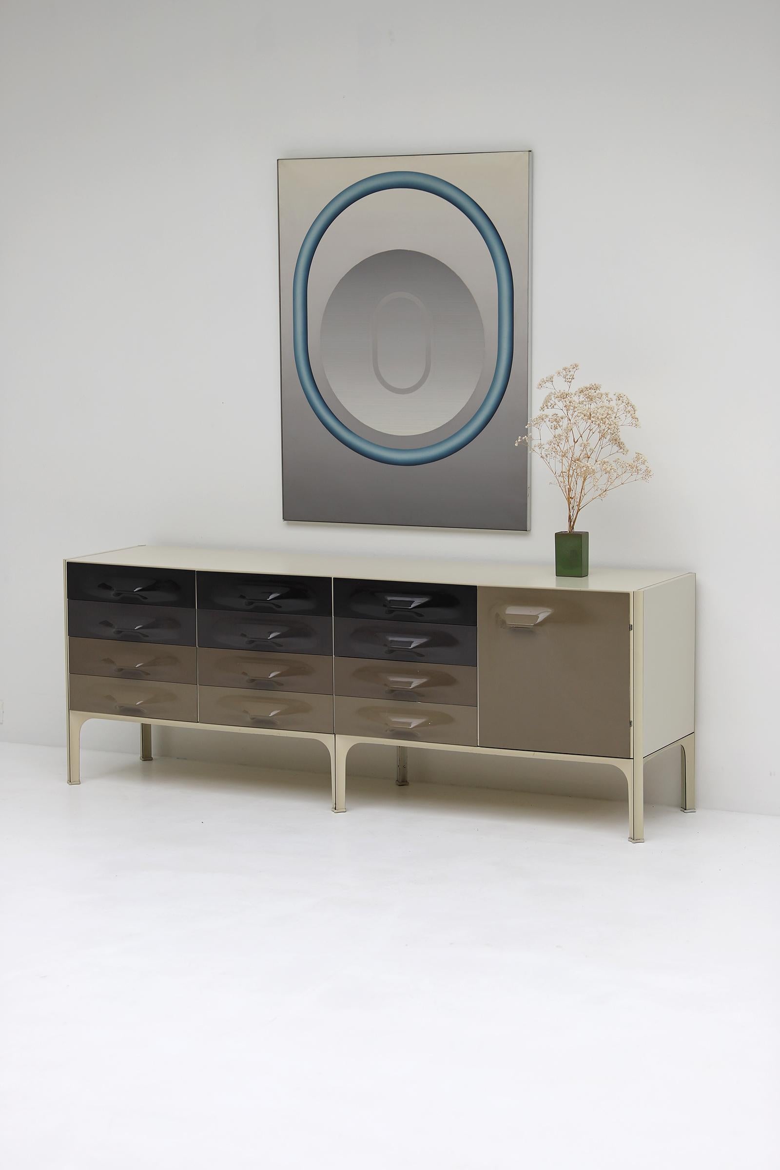 French Modern space age DF2000 sideboard by Raymond Loewy for Doubinsky Frères in 1968. For Sale