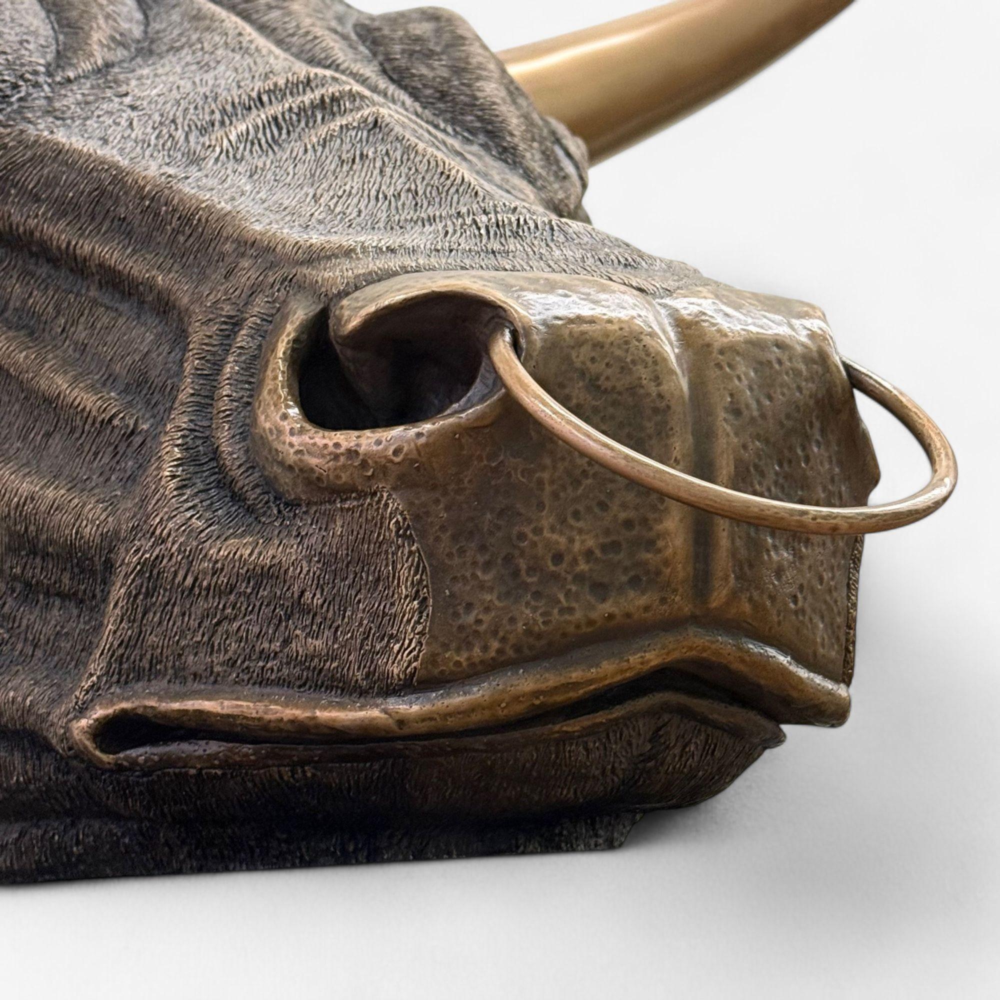 Sculpture moderne espagnole de taureau combattant, bronze moulé à chaud, américaine, 21e siècle en vente 2