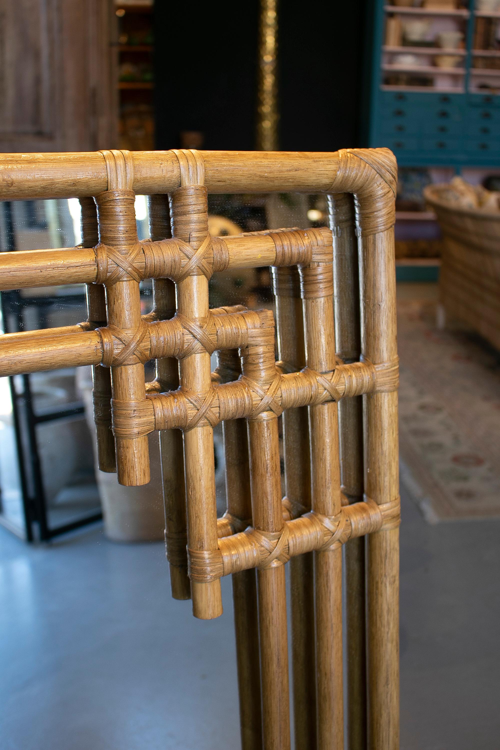 Moderner spanischer handgefertigter quadratischer Wandspiegel aus Bambus im Zustand „Gut“ im Angebot in Marbella, ES