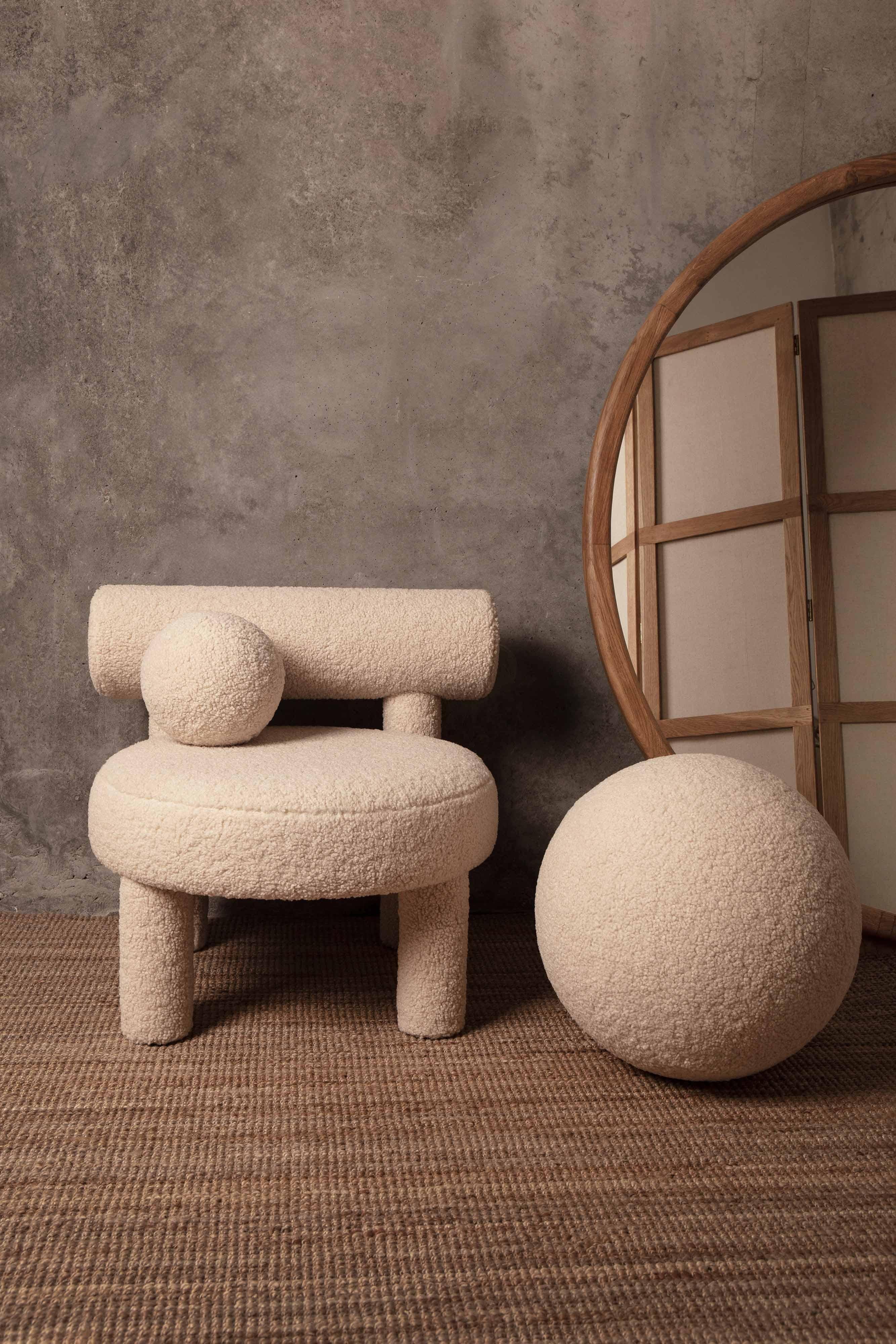 Otomana Esférica Moderna 50cm en Piel de Oveja de NOOM Moderno en venta
