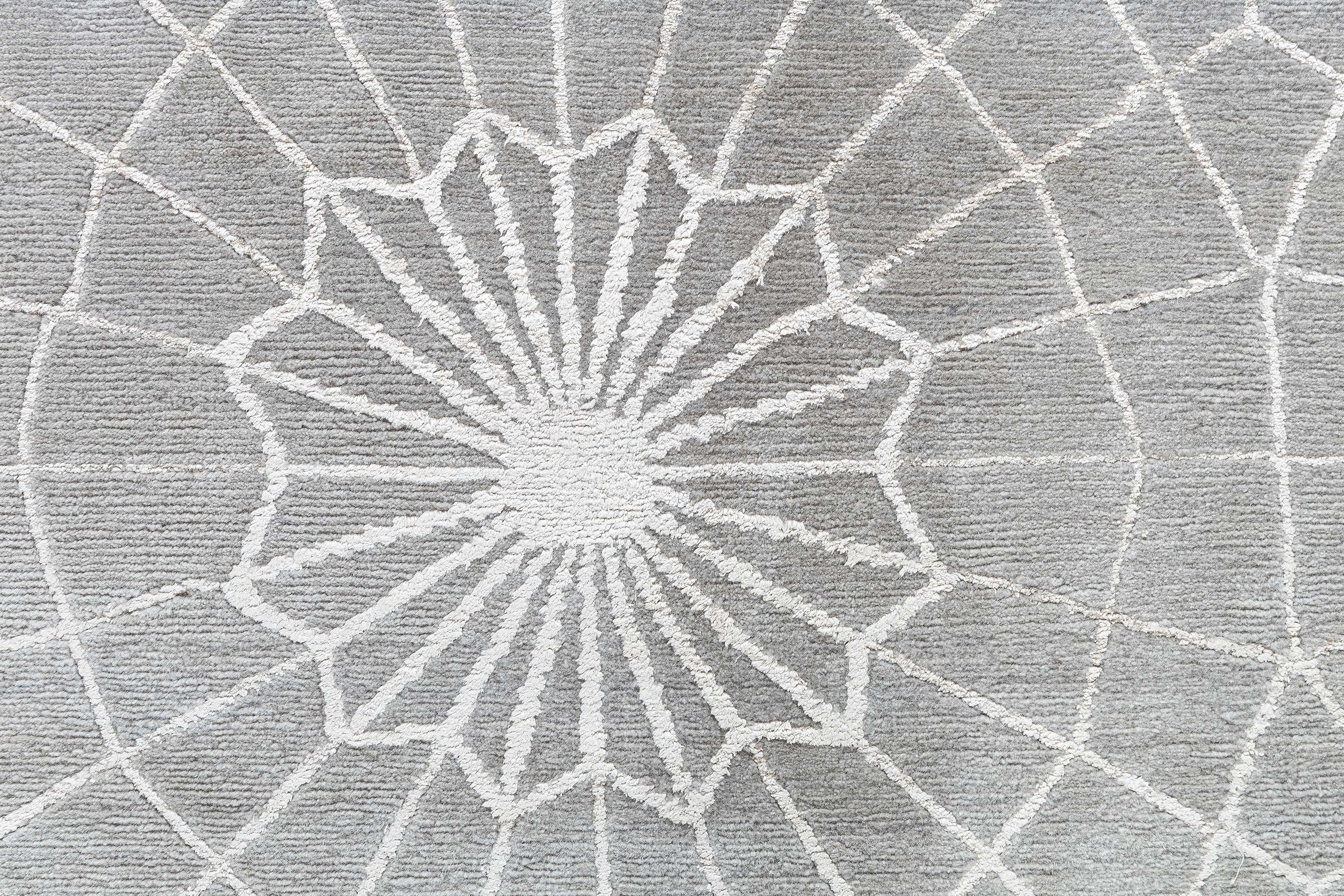 Modern Spider Web Rug by Doris Leslie Blau In New Condition For Sale In New York, NY