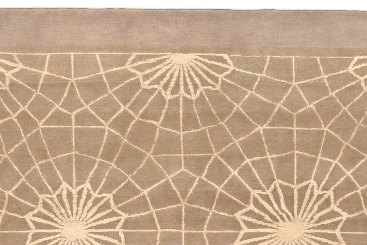 Moderner Spinnenweb-Teppich von Doris Leslie Blau (21. Jahrhundert und zeitgenössisch) im Angebot