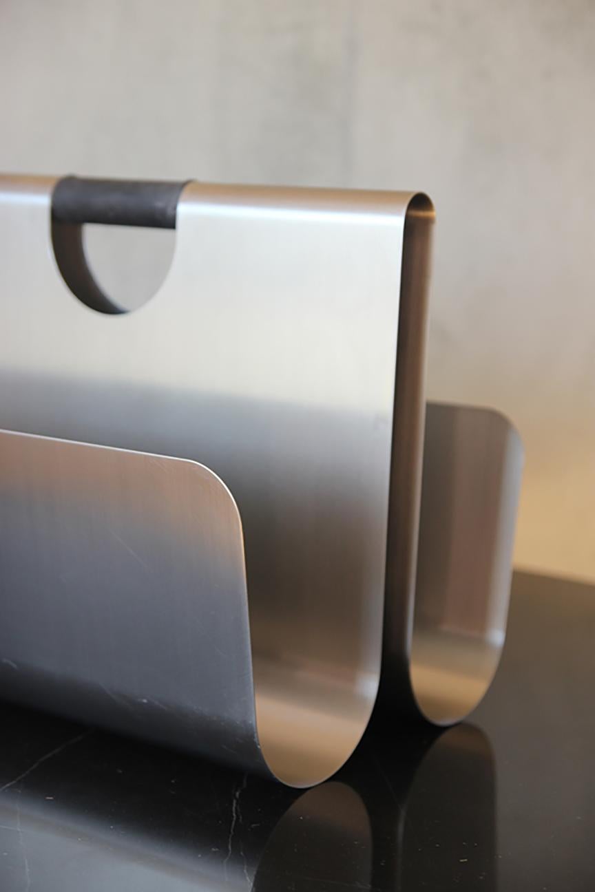 Modern Stainless Steel Magazine Rack  In Good Condition For Sale In Los Angeles, CA