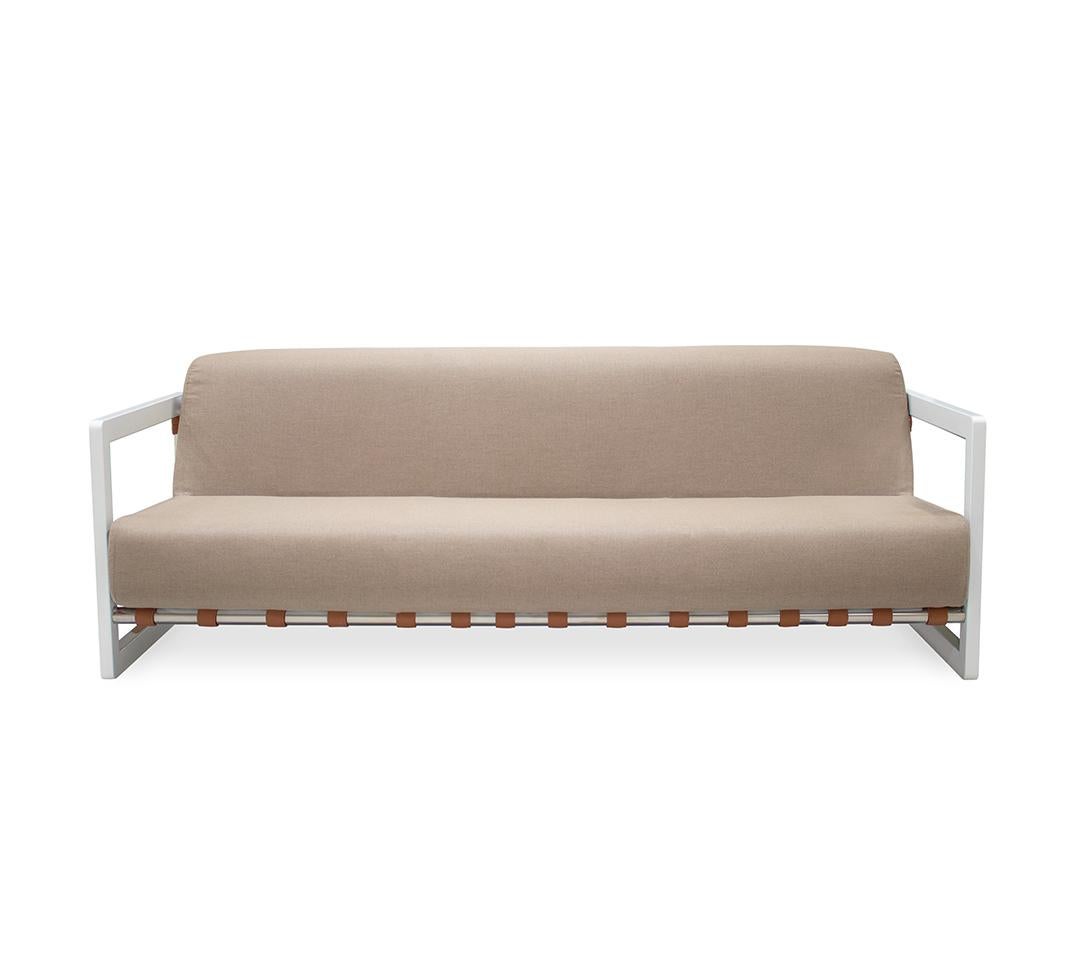 Saccu - outdoor sofa

Modern outdoor armchair made with structure: white matte lacquered aluminum and stainless steel, details: nickel-plated, upholstery: natte canvas acrylic fabric by Sunbrella, straps: Premium outdoor leather.

Saccu outdoor