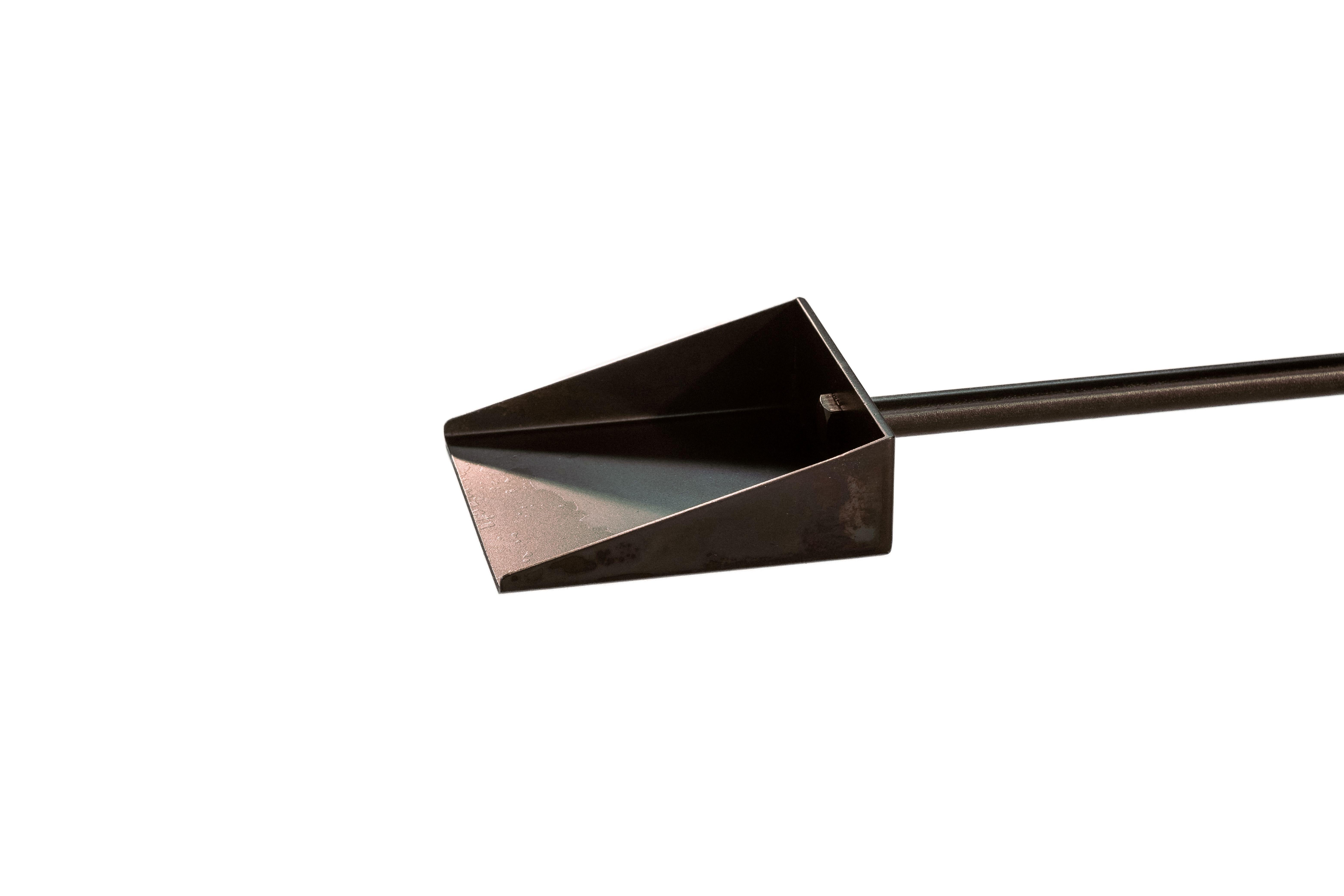 Set di utensili per caminetto in acciaio moderno in vendita 4