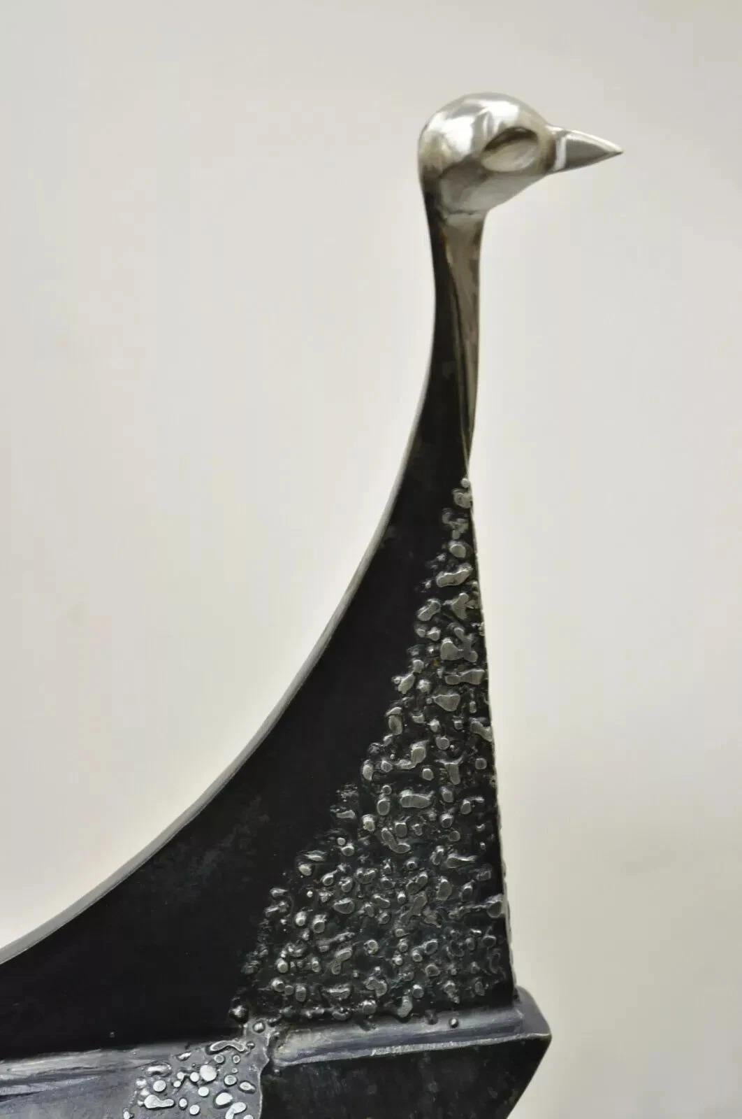 Modern Steel Metal Brutalist Large 28 inch Bird Sculpture Artist Metalwork In Good Condition For Sale In Philadelphia, PA