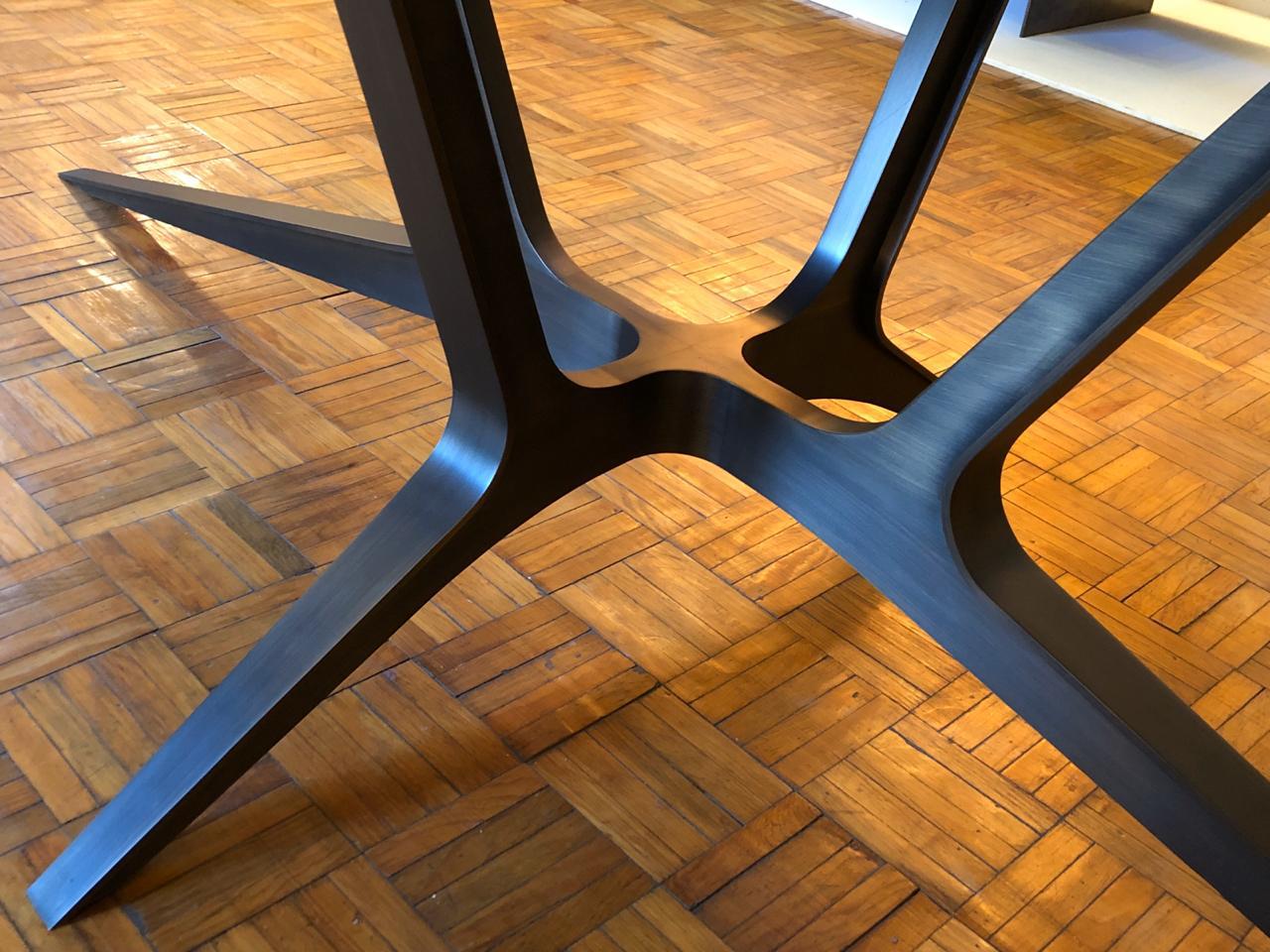 Modern Steel / Brass and Walnut 'Ero' Dining Table by Luteca (21. Jahrhundert und zeitgenössisch)