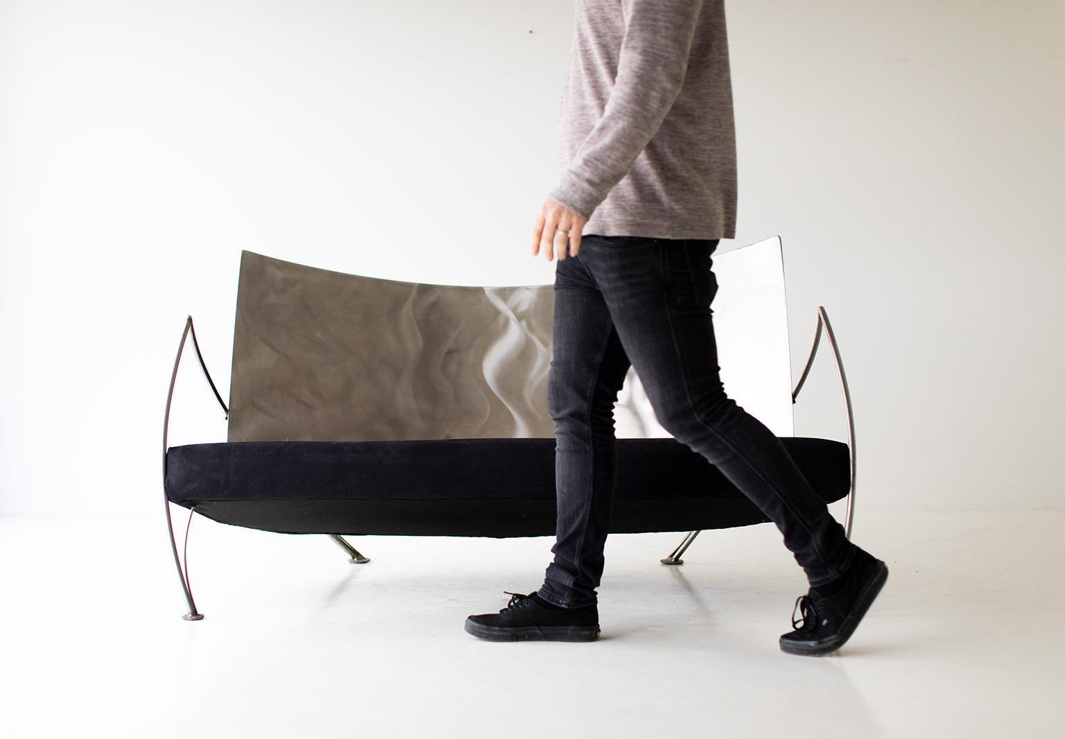 Modernes Studio-Sofa aus Stahl von Stephen K Stuart im Angebot 4