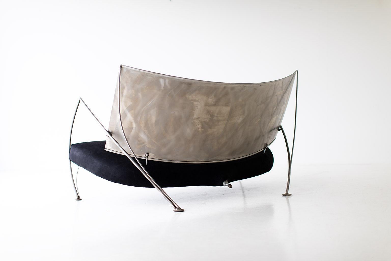 Modernes Studio-Sofa aus Stahl von Stephen K Stuart (amerikanisch) im Angebot