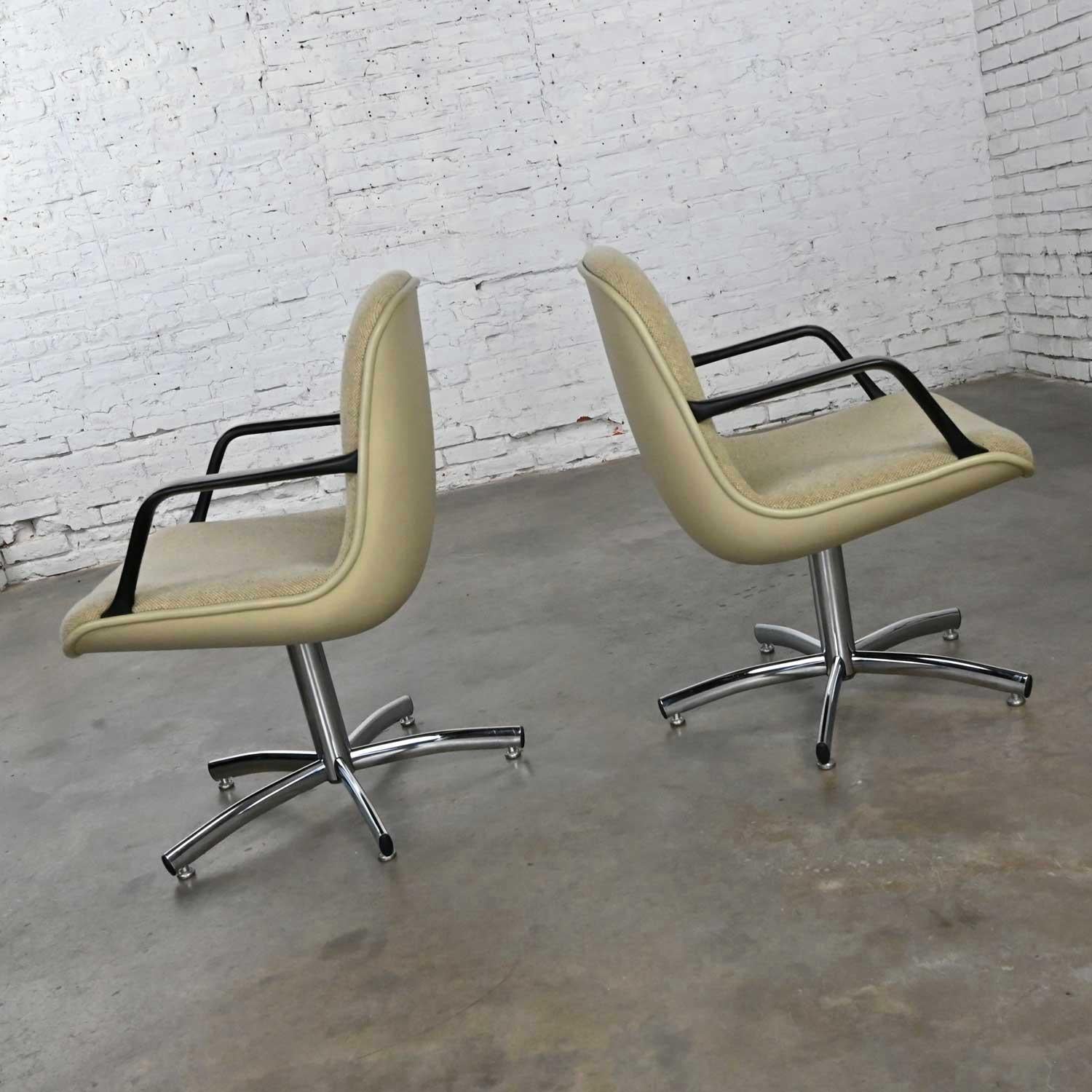 Steelcase Modern Steelcase n°451 5 chaises de bureau à base chromée style Charles Pollock Pr Bon état à Topeka, KS