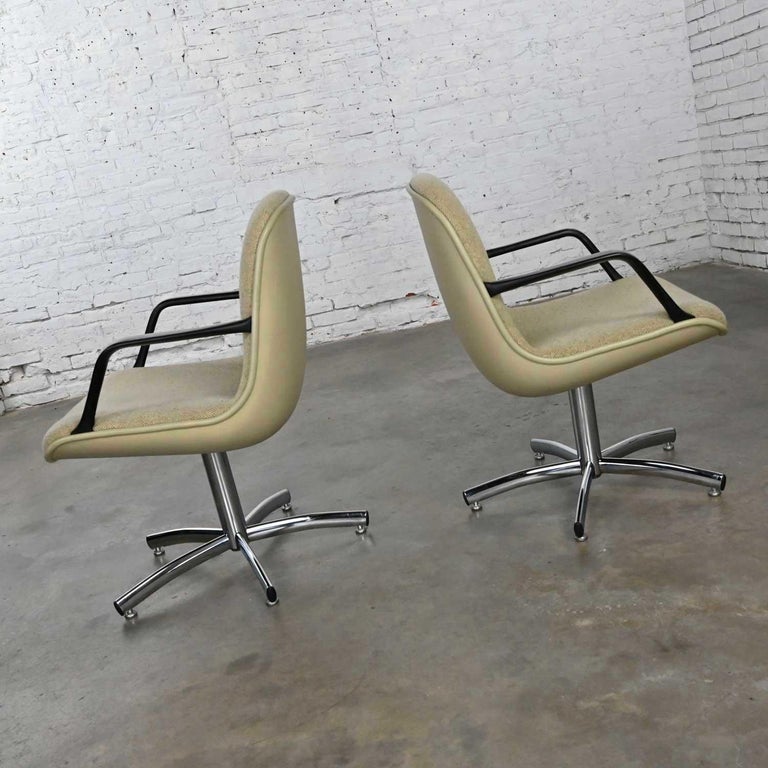 20th Century Modern Steelcase #451 5 Prong Chrome Base Office Chairs Style Charles Pollock Pr For Sale