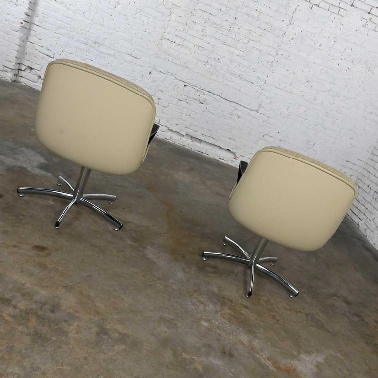 Modern Steelcase #451 5 Prong Chrome Base Office Chairs Style Charles Pollock Pr For Sale 2