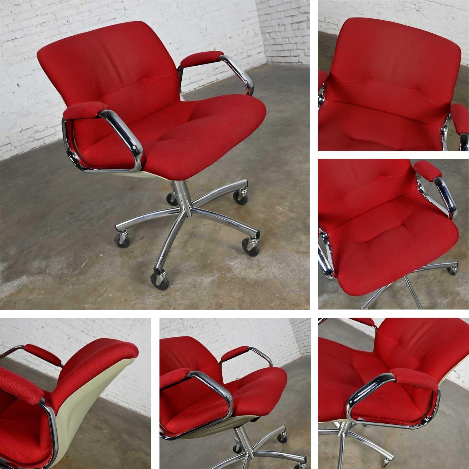 Modern Steelcase Chrome & Red Swivel Rolling Chair #454 Style Charles Pollock For Sale 3