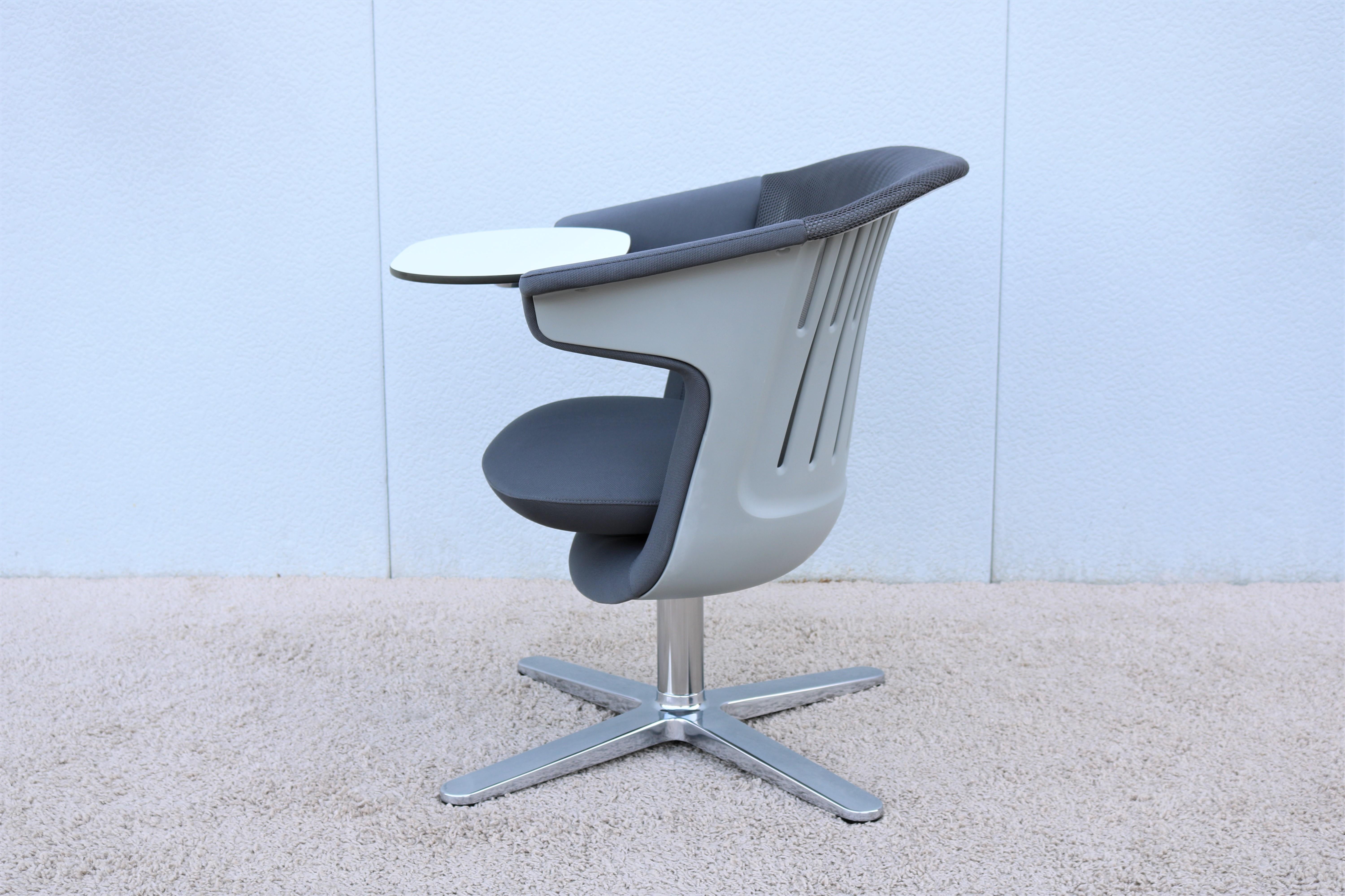 American Modern Steelcase i2i Collaborative Ergonomic Dual Swivel Graphite Lounge Chair For Sale