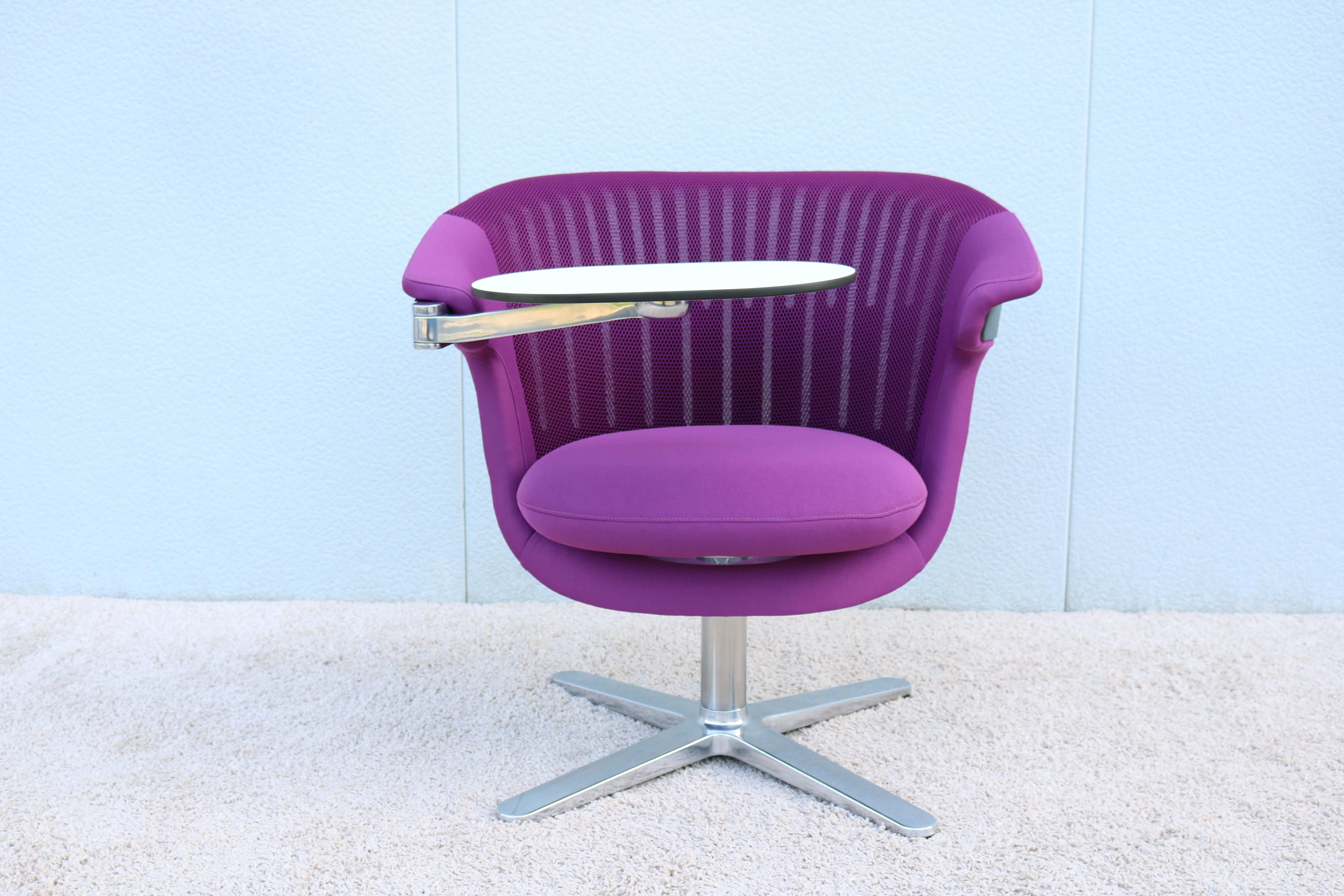Polished Modern Steelcase i2i Collaborative Ergonomic Dual Swivel Lounge Chair For Sale