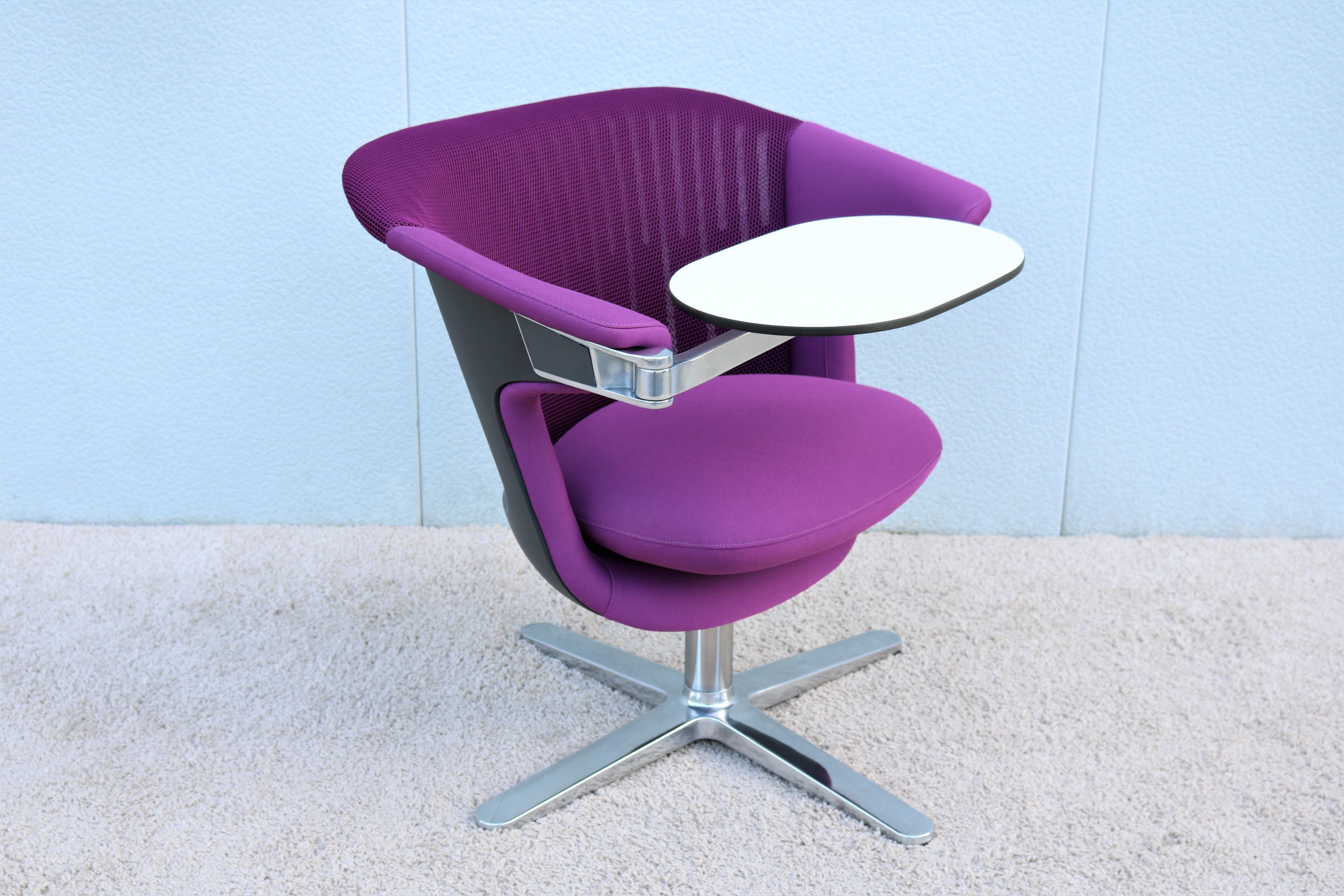 Modern Steelcase i2i Collaborative Ergonomic Dual Swivel Lounge Chair In Excellent Condition For Sale In Secaucus, NJ