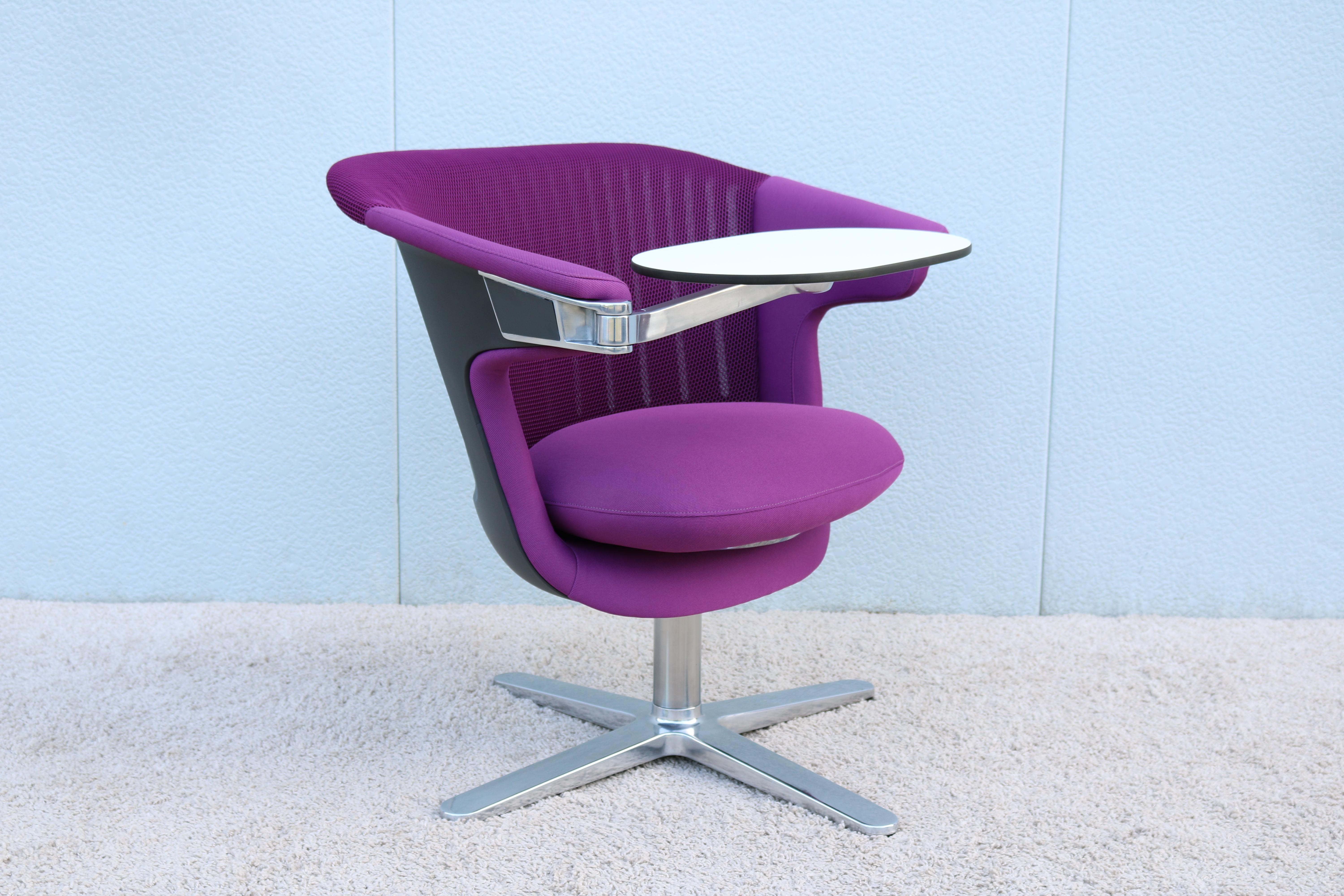 Contemporary Modern Steelcase i2i Collaborative Ergonomic Dual Swivel Lounge Chair For Sale
