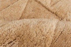 Tapis en laine beige doré de style Art Déco moderne Steppe de Doris Leslie Blau