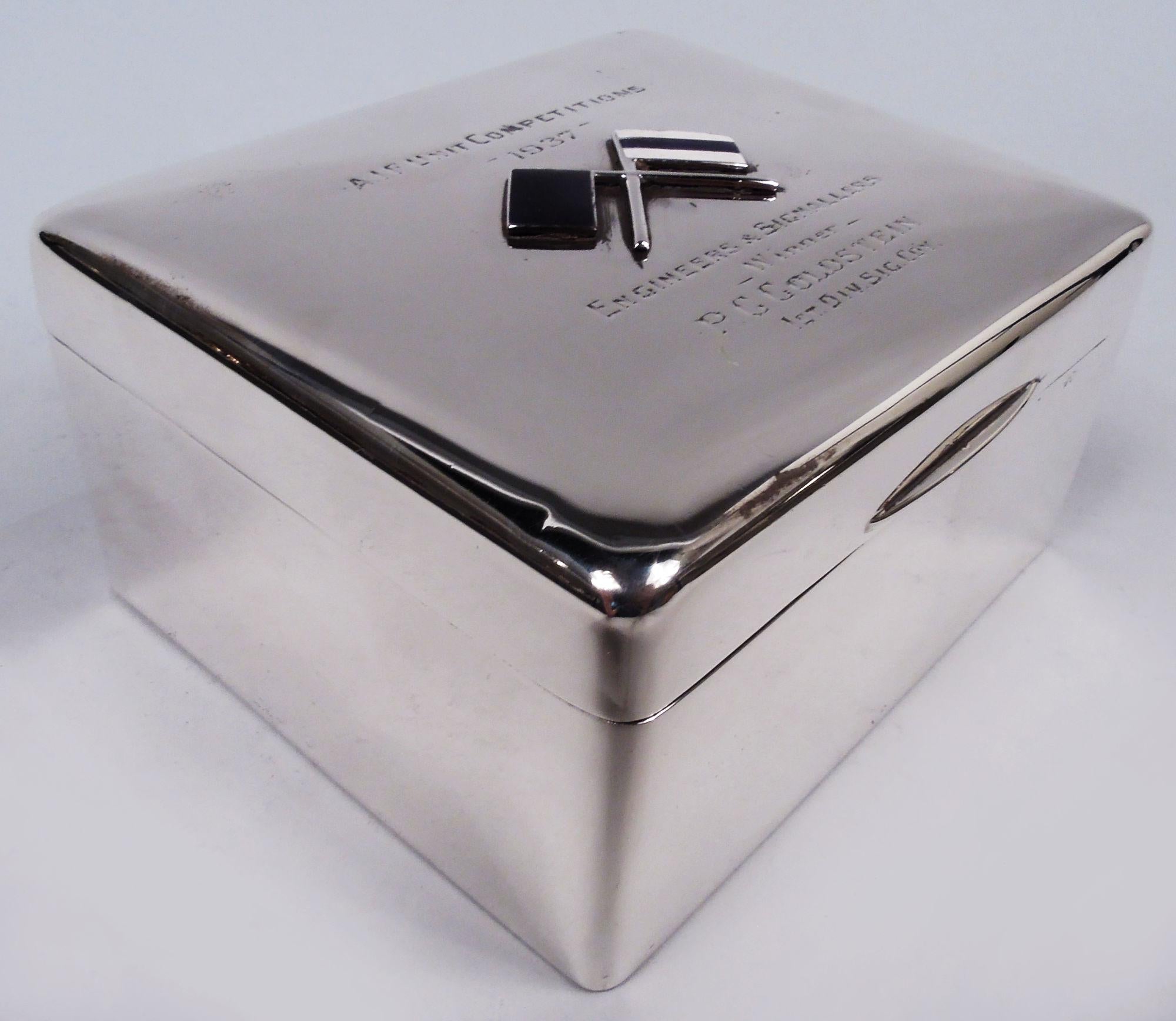 Caja moderna de plata de ley con la Asociación de la Fuerza Imperial Australiana de 1930 Australiano en venta