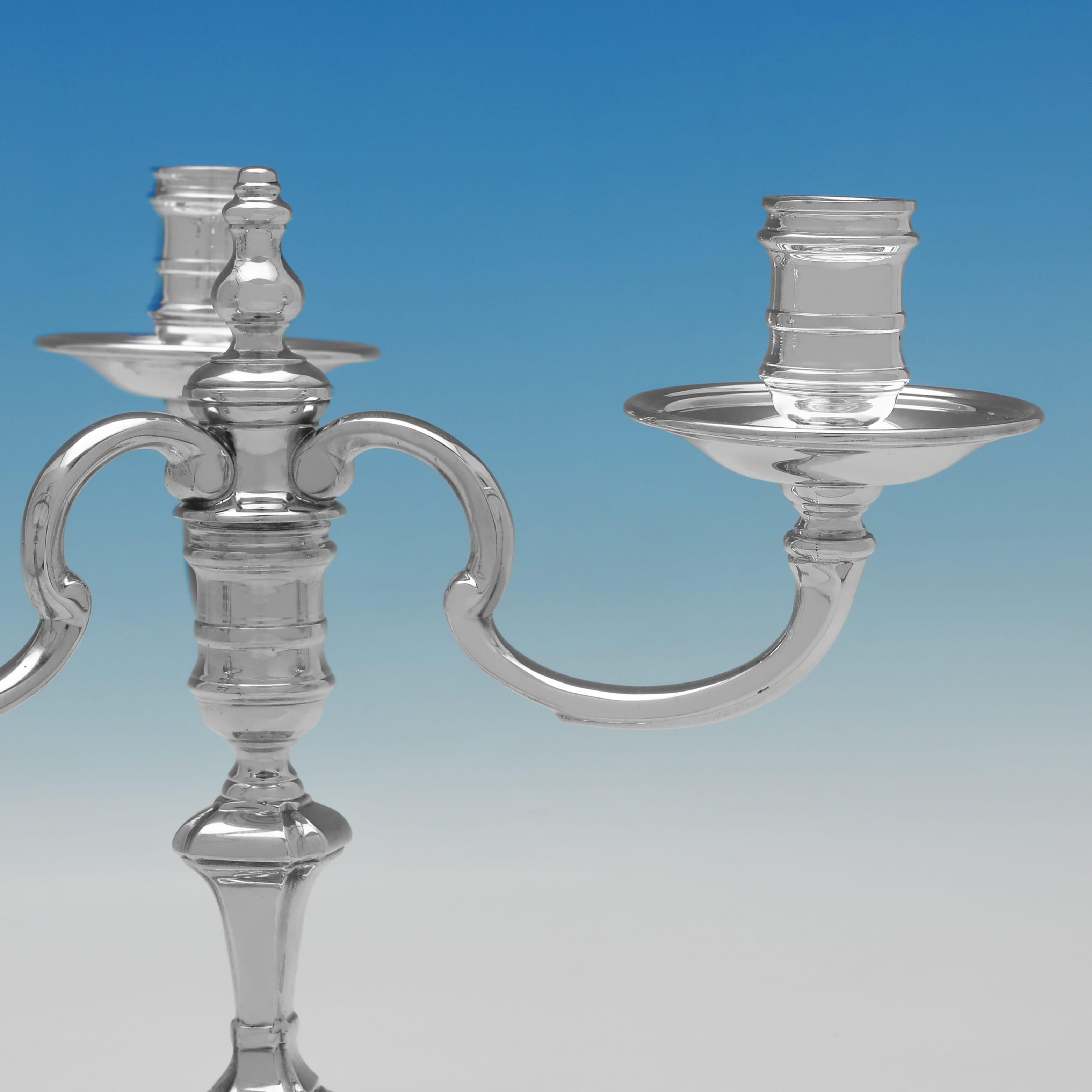 Candelabro moderno in argento Sterling di J. B. Chatterley, Birmingham 1973 56,1 toz In condizioni buone in vendita a London, London